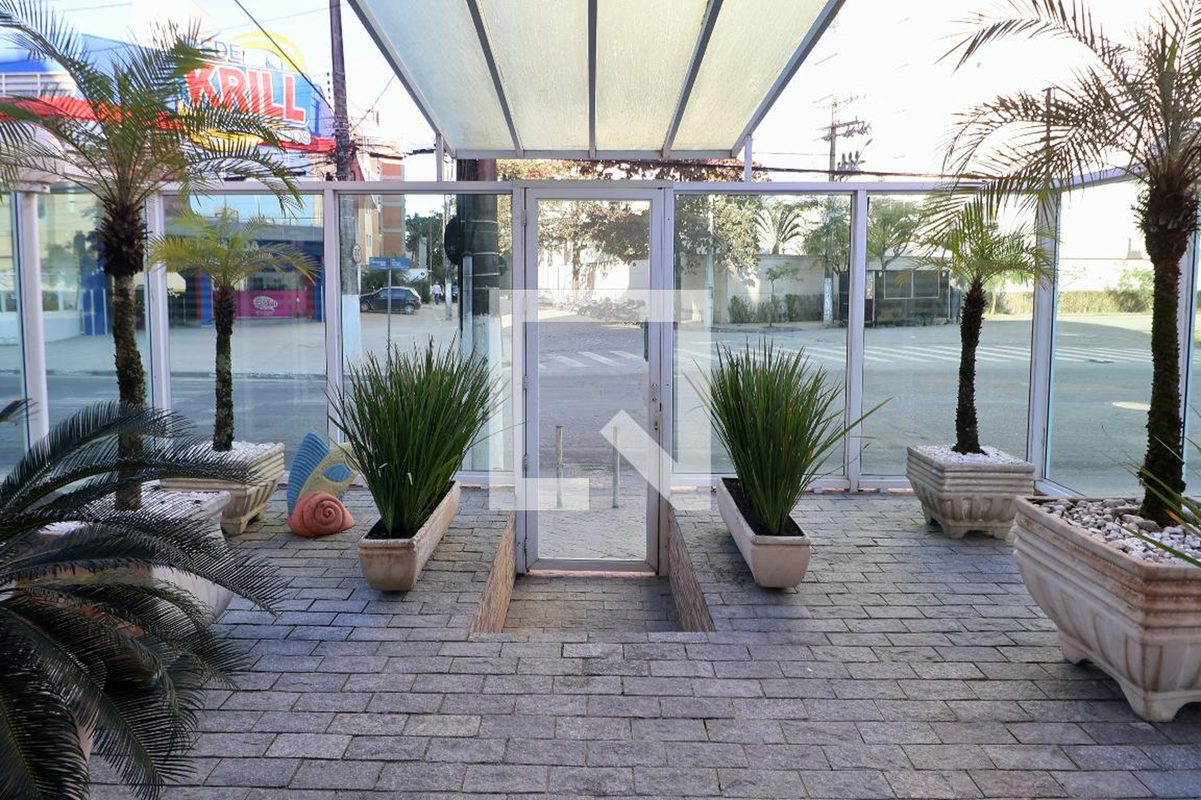 Fachada Condomínio em Rua Áureo Guenaga de Castro, 383