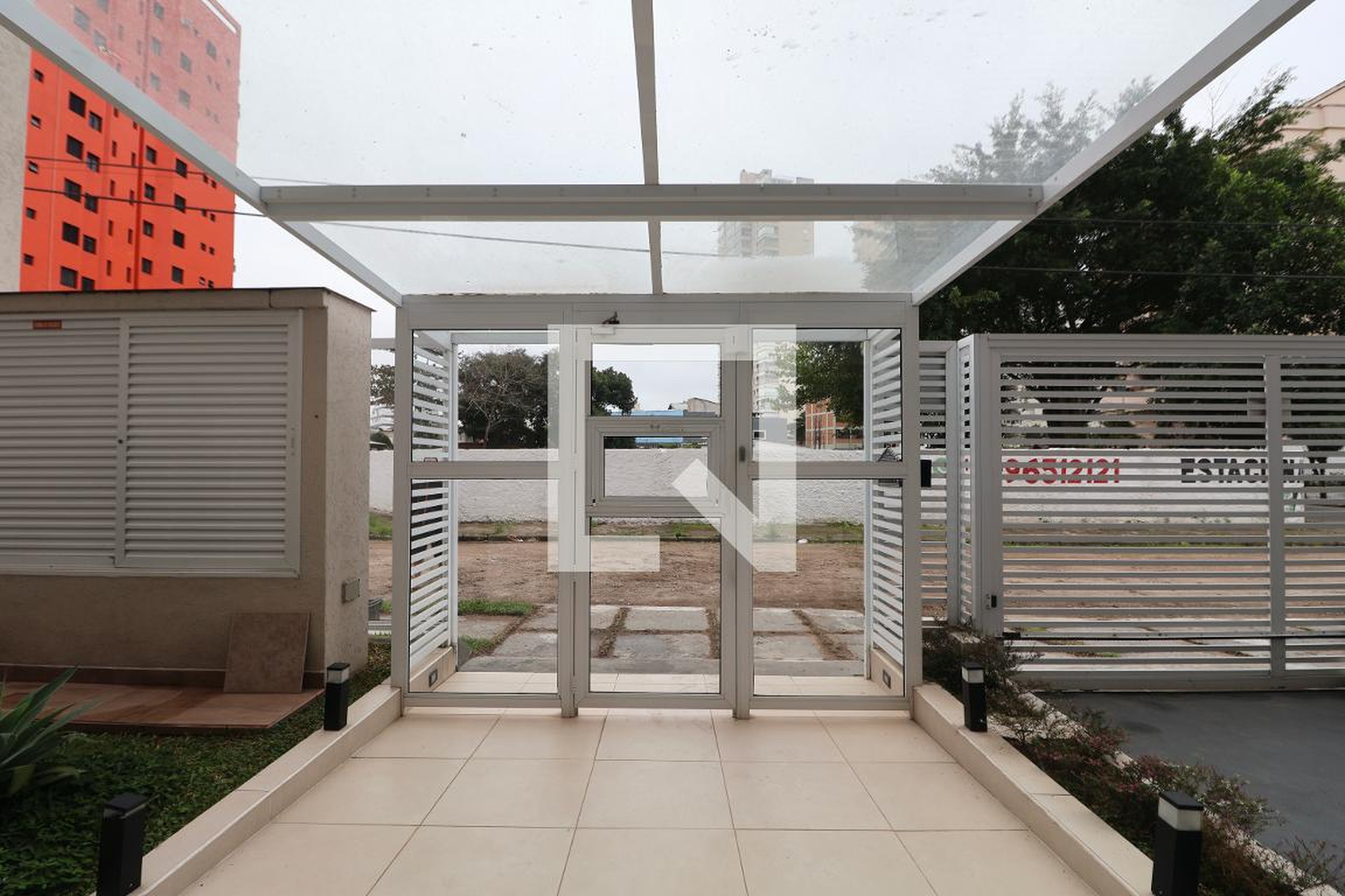 Fachada Condomínio em Rua Bandeirantes, 362