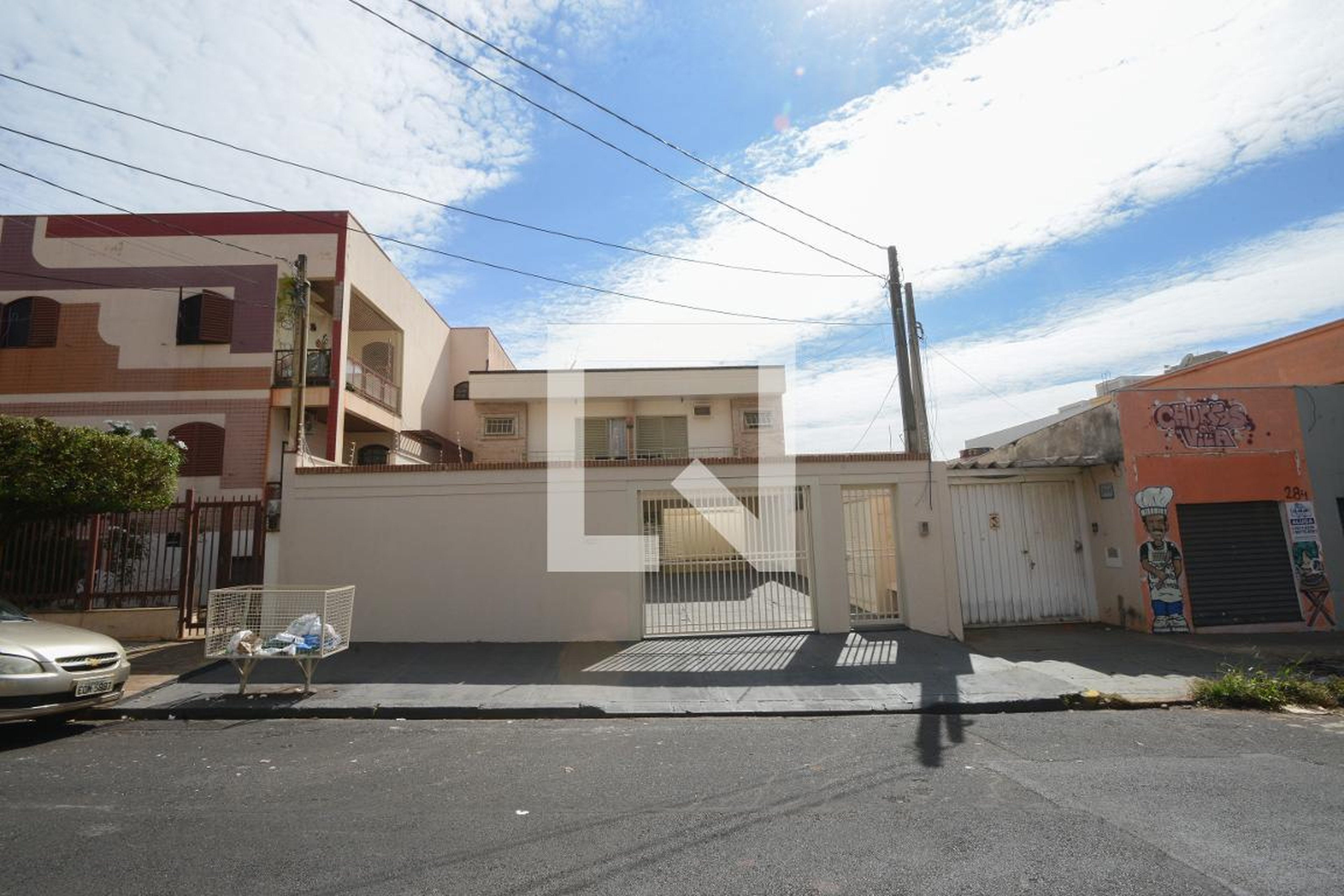 Fachada Condomínio em Rua Manoel Aché, 296