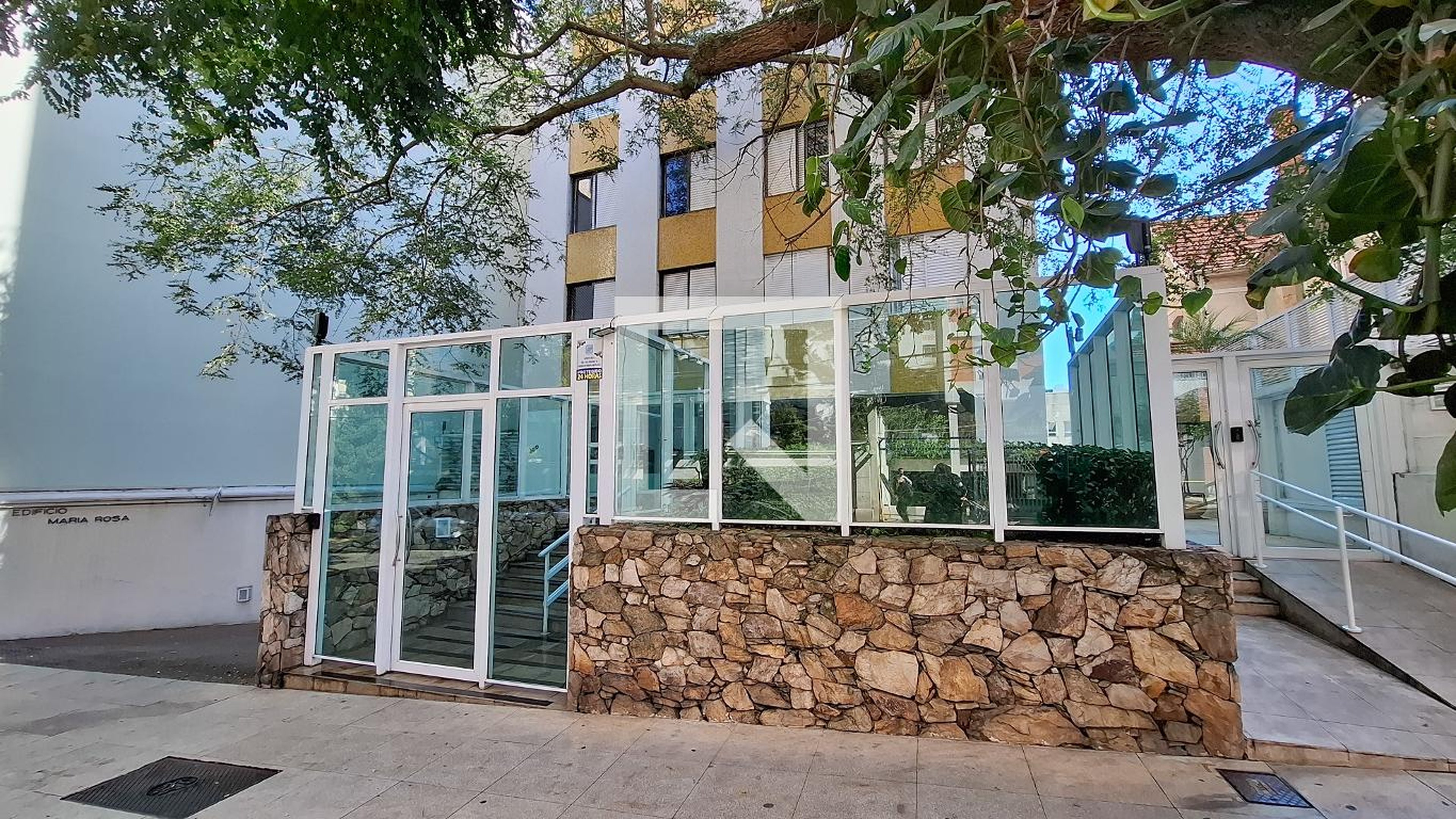 Fachada do Prédio Condomínio Maria Rosa