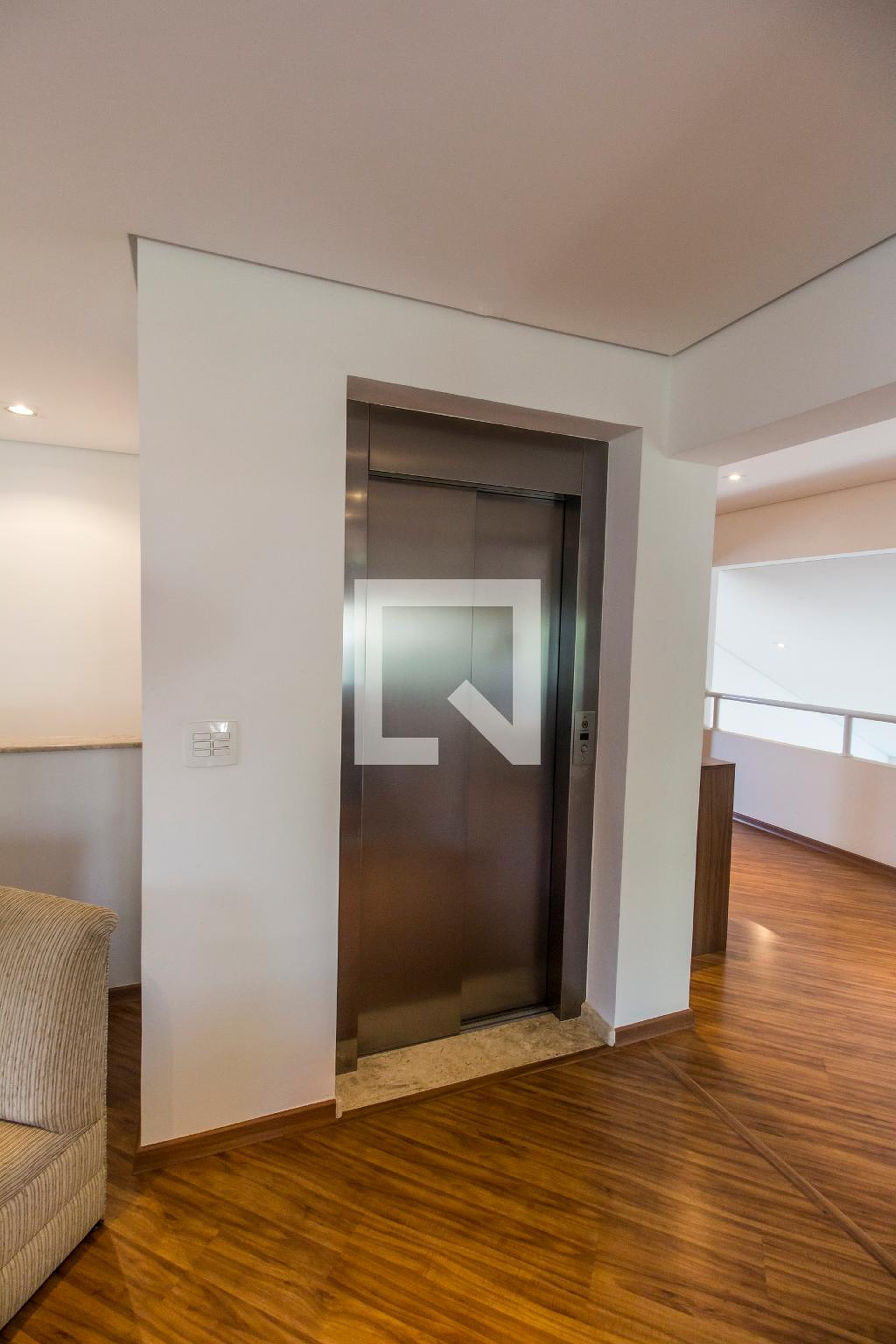 Elevador Condomínio em Alameda Platina, 121