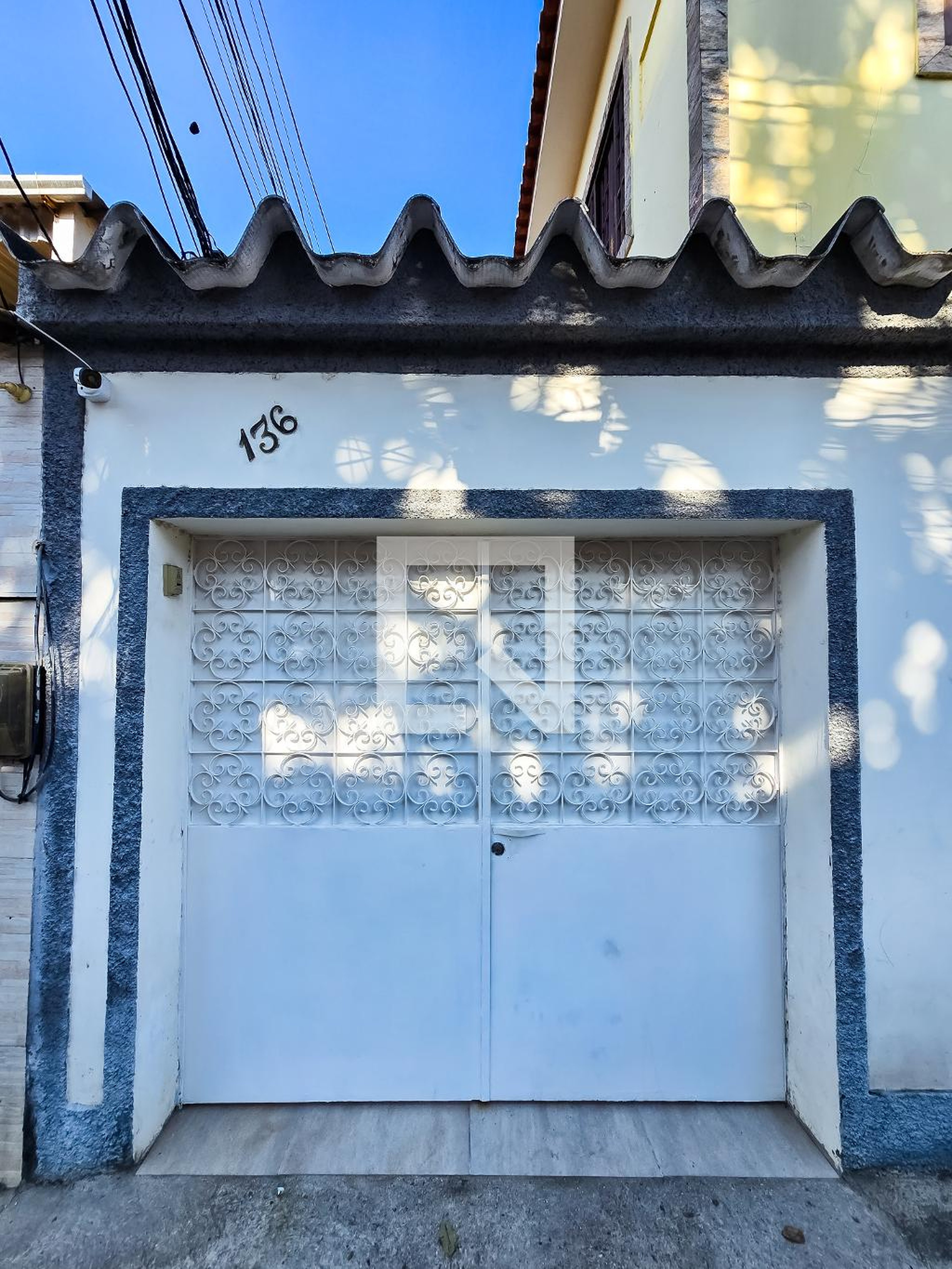 Fachada Condomínio em Rua Teixeira de Pinho, 136