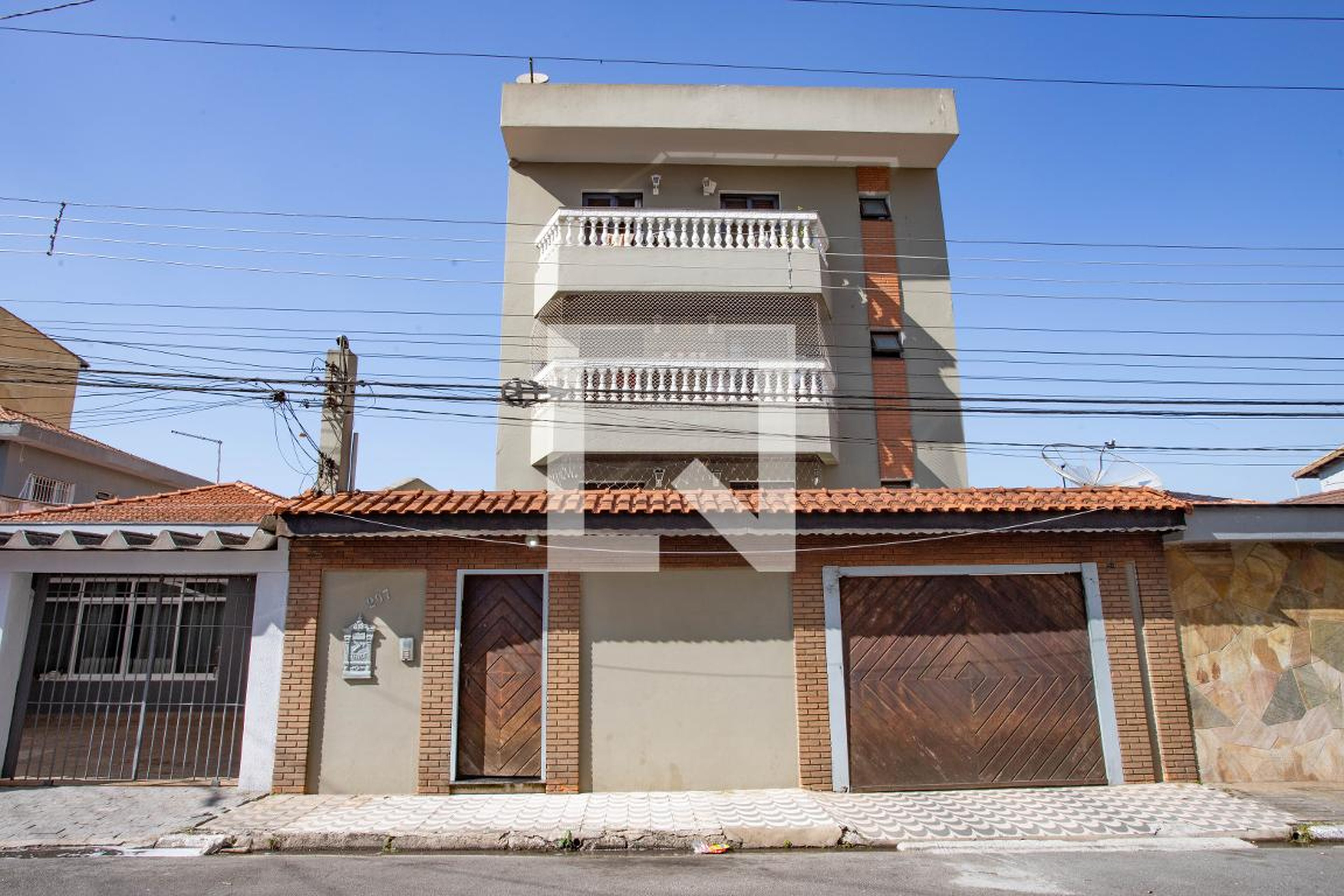 Fachada Condomínio em Rua Moacyr Goulart Cunha Caldas, 297