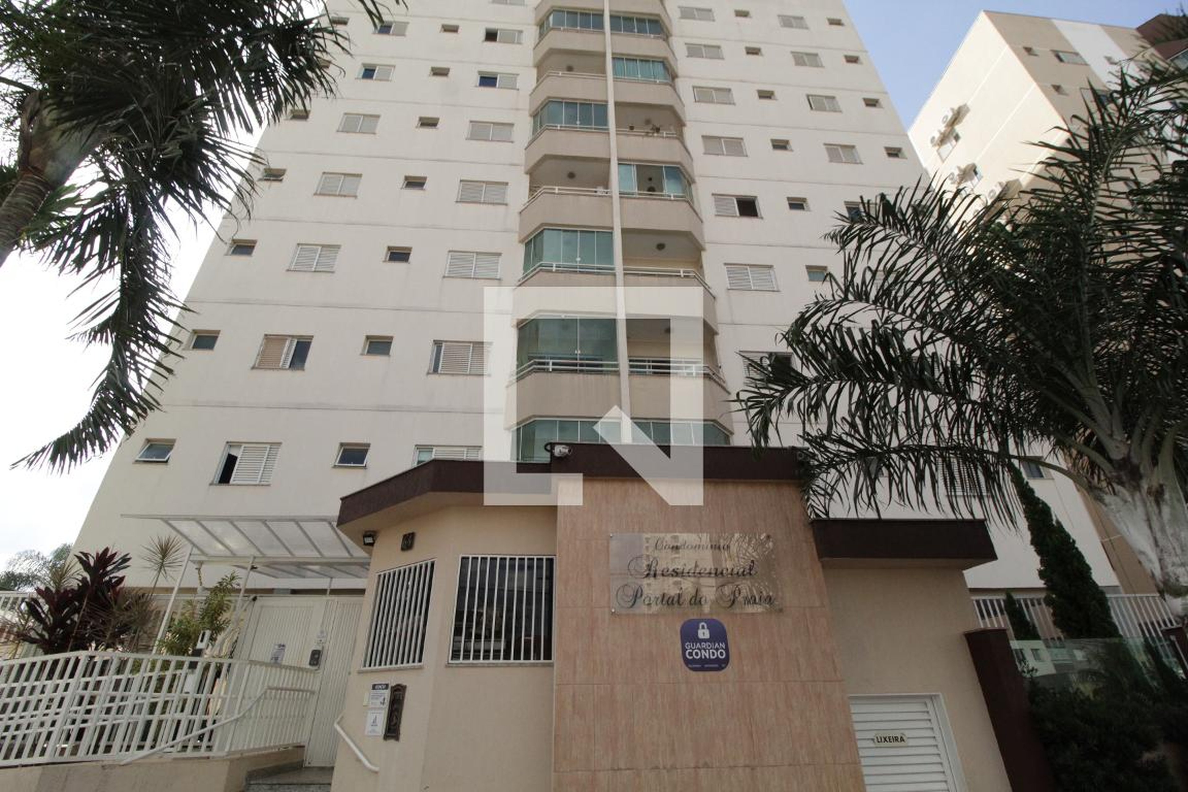 Fachada Condomínio Portal do Praia