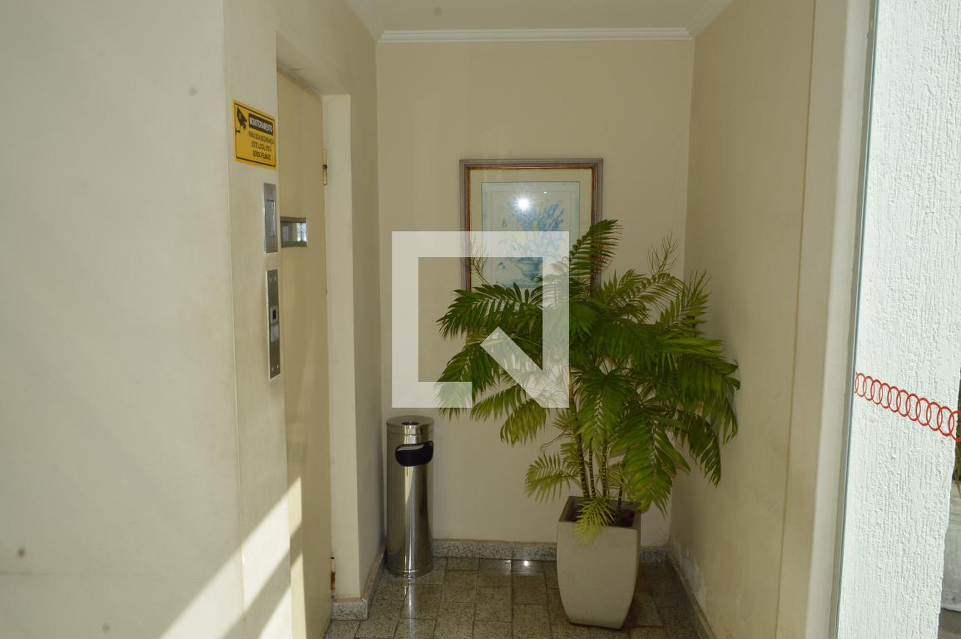 Elevador - Vitor e Cristina