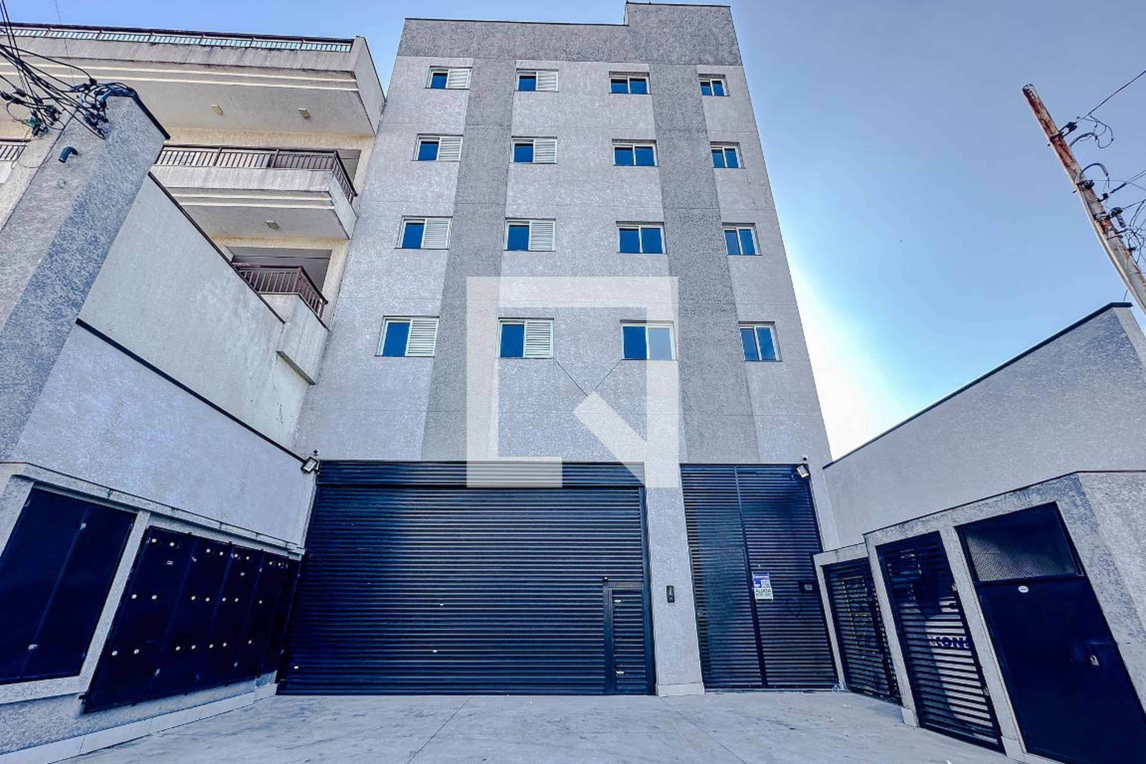 Fachada Condomínio em Avenida Vila Ema, 243