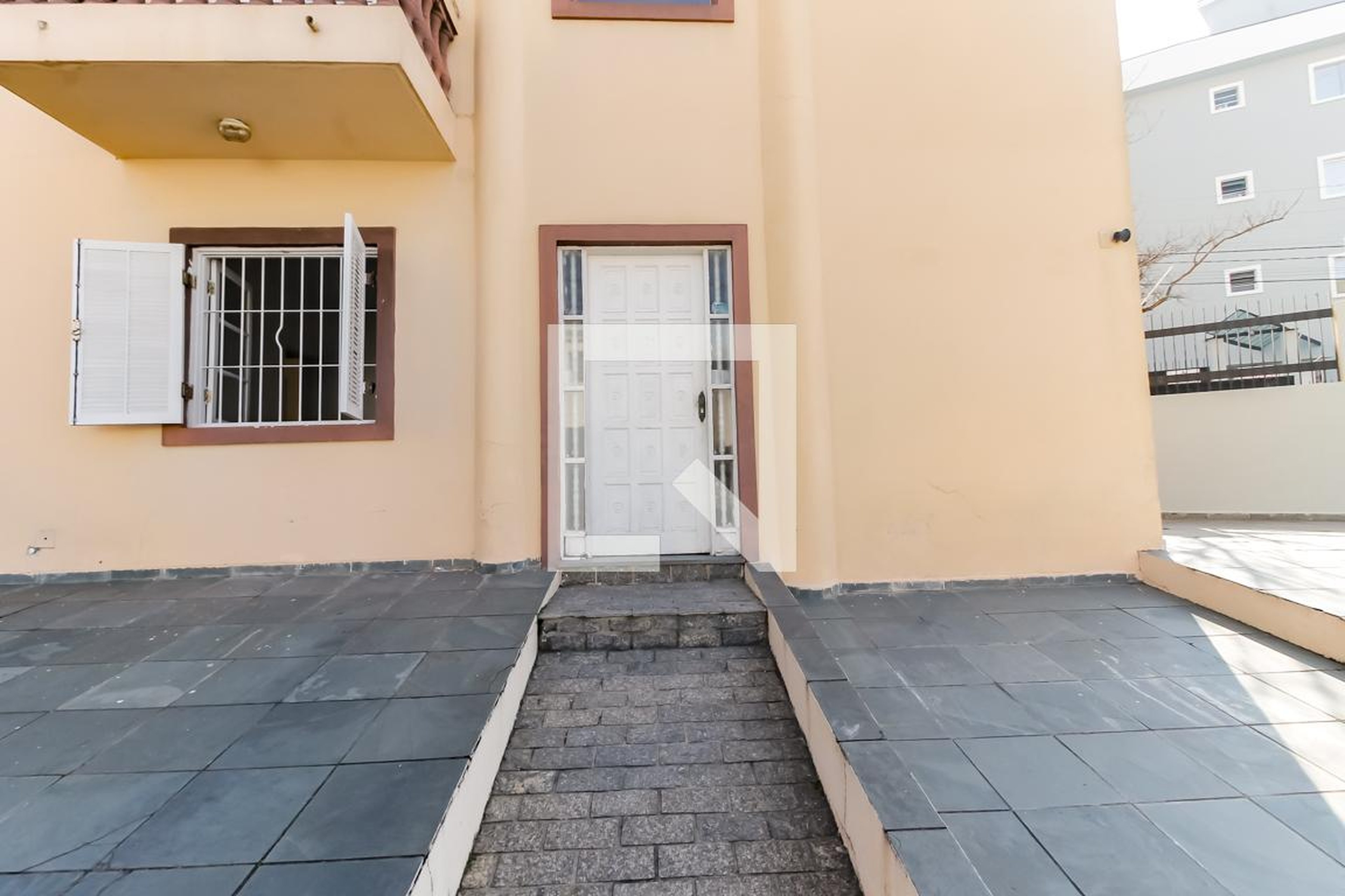 Entrada Condomínio em Rua das Margaridas, 300