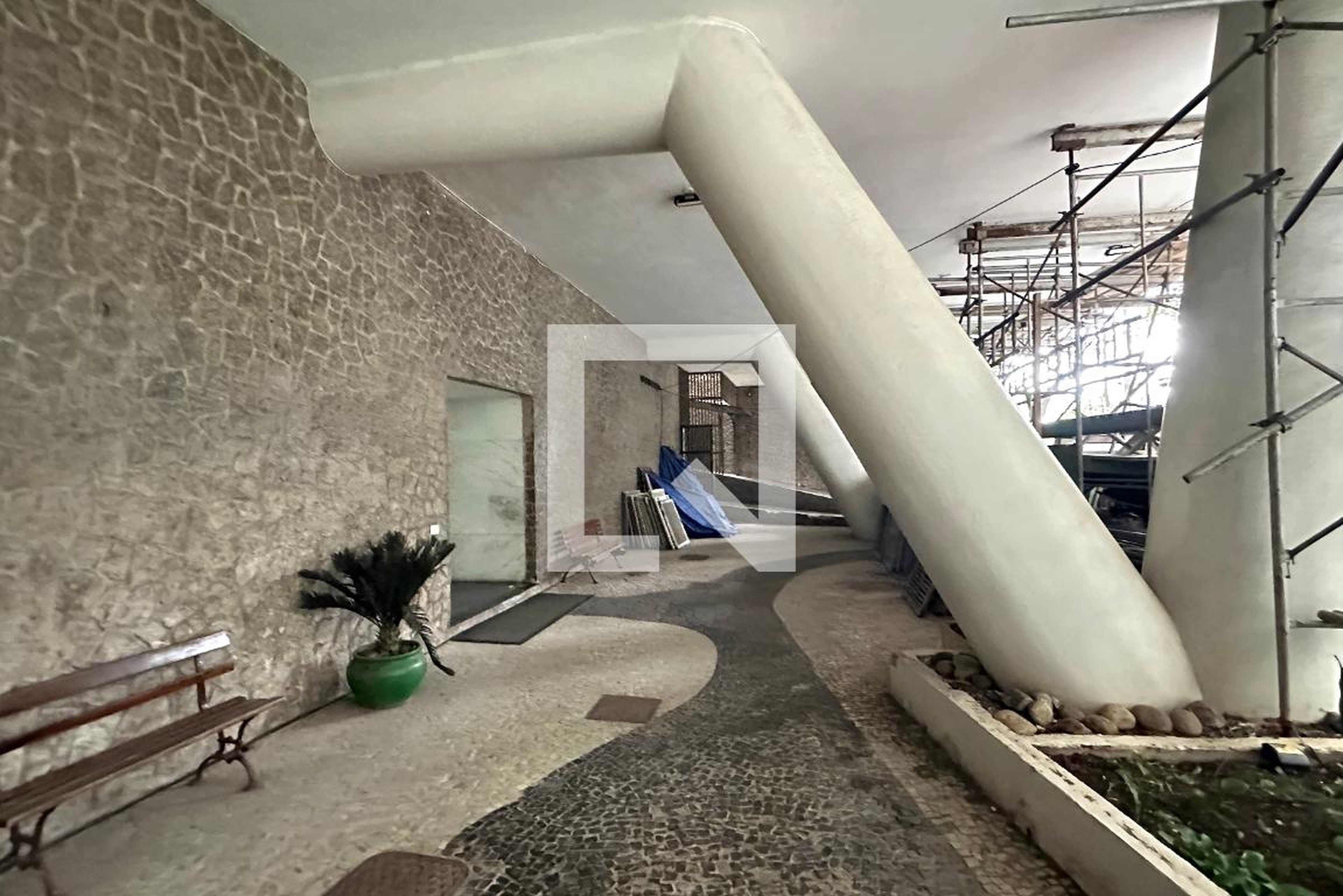 Entrada - Edificio Angel Ramirez