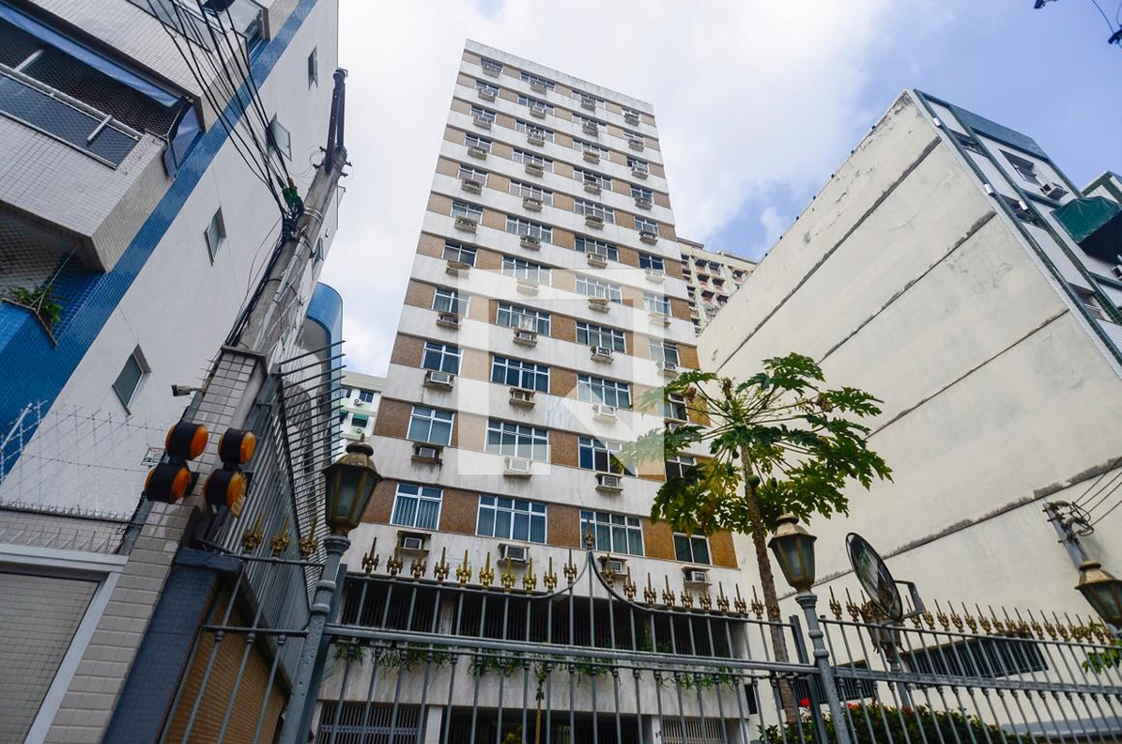 Fachada Condomínio em Rua Visconde de Abaeté, 96