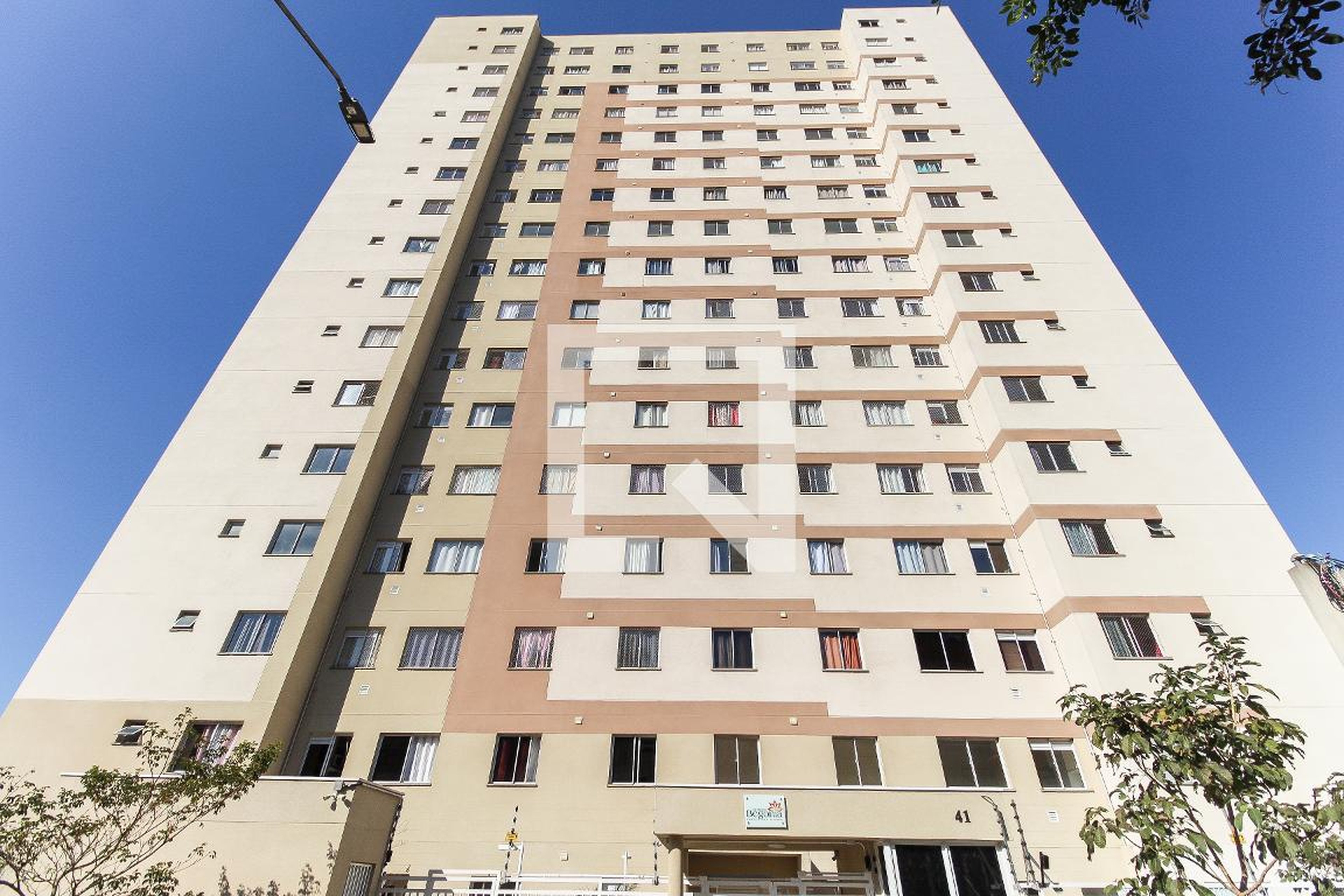 Fachada do Prédio Condomínio em Rua Aderval Alves Rodrigues, 41