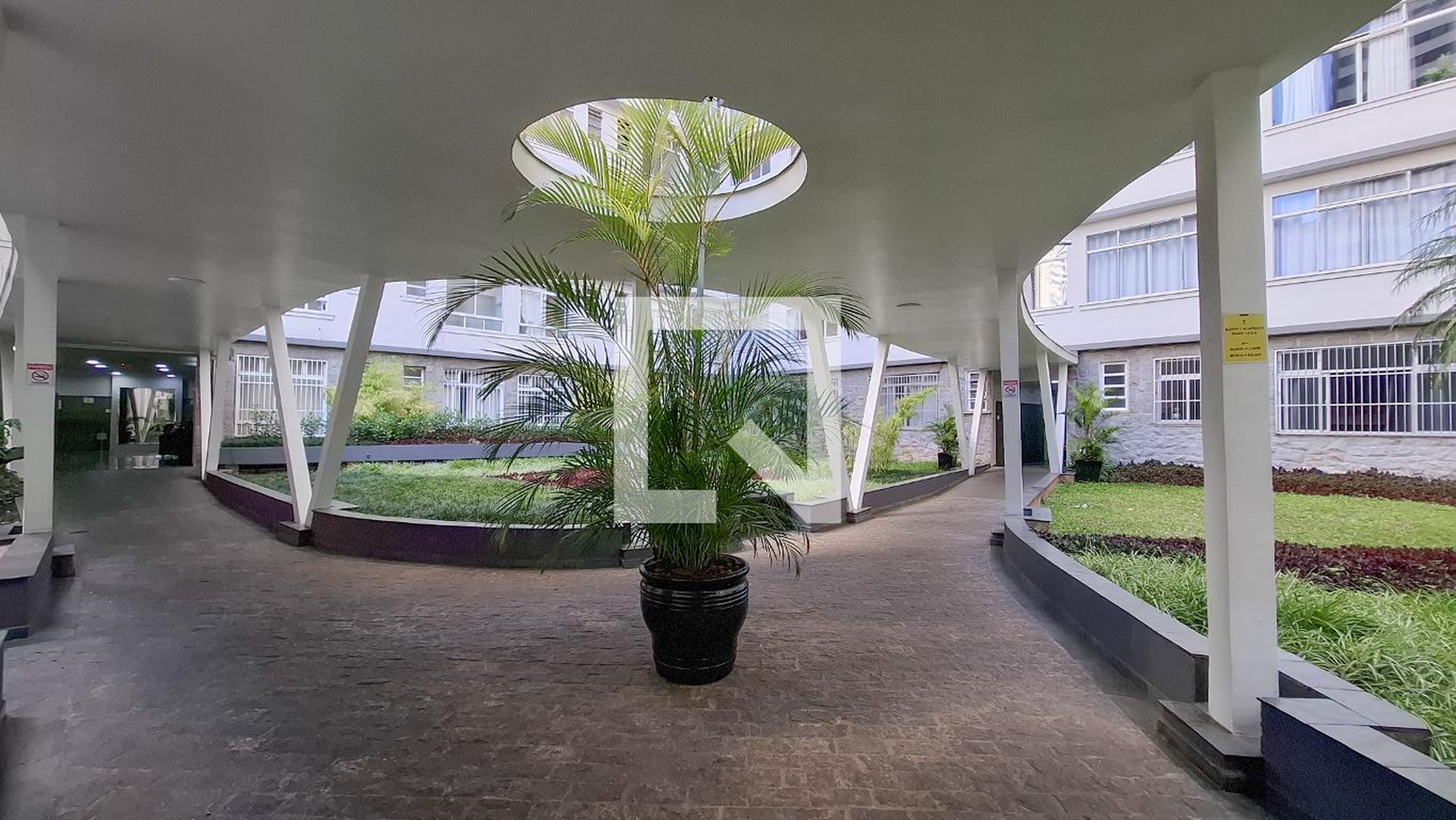 Entrada do Prédio - Edifício Baronesa de Arary