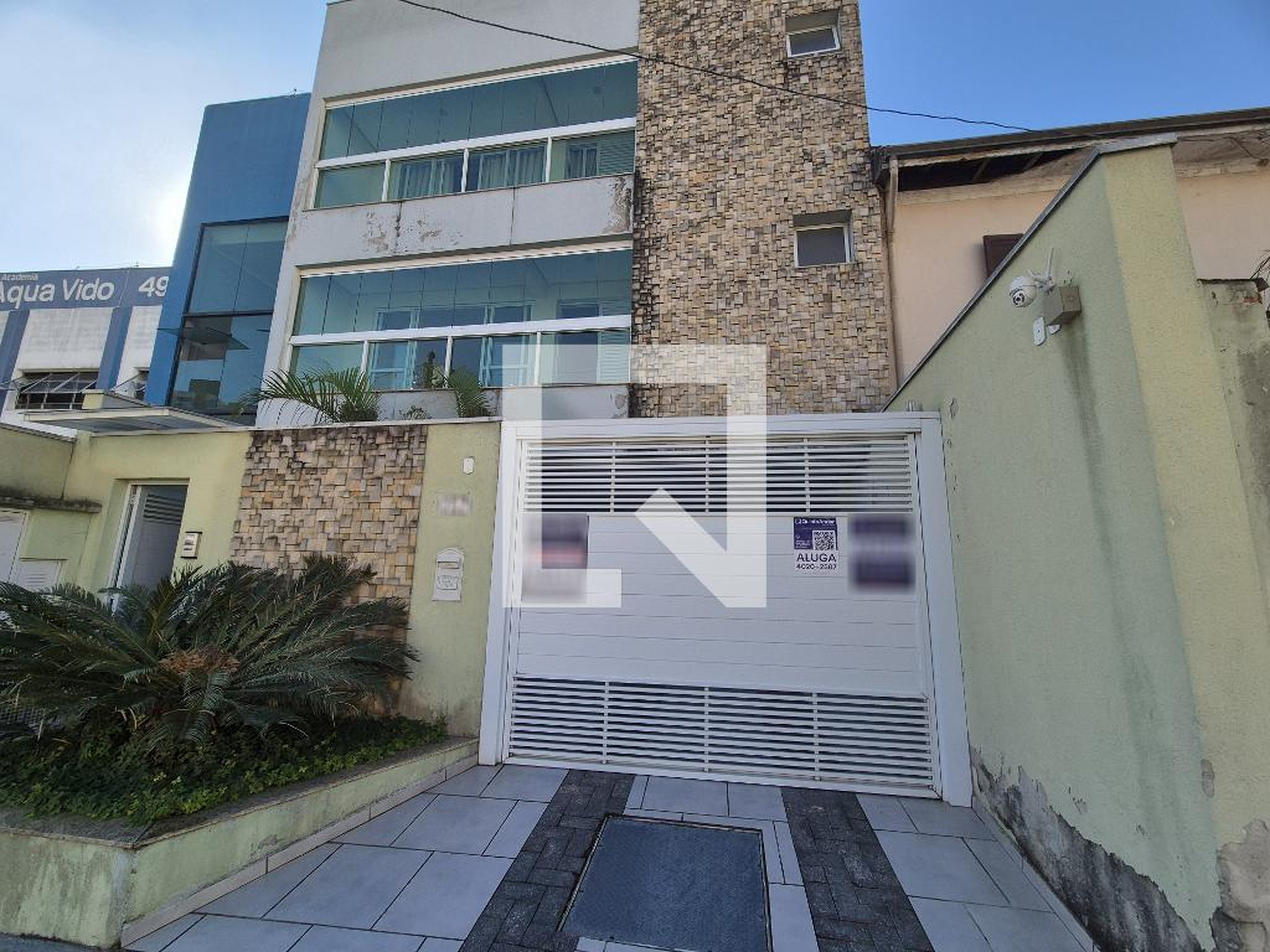 Fachada Condomínio em Rua Mato Grosso, 357