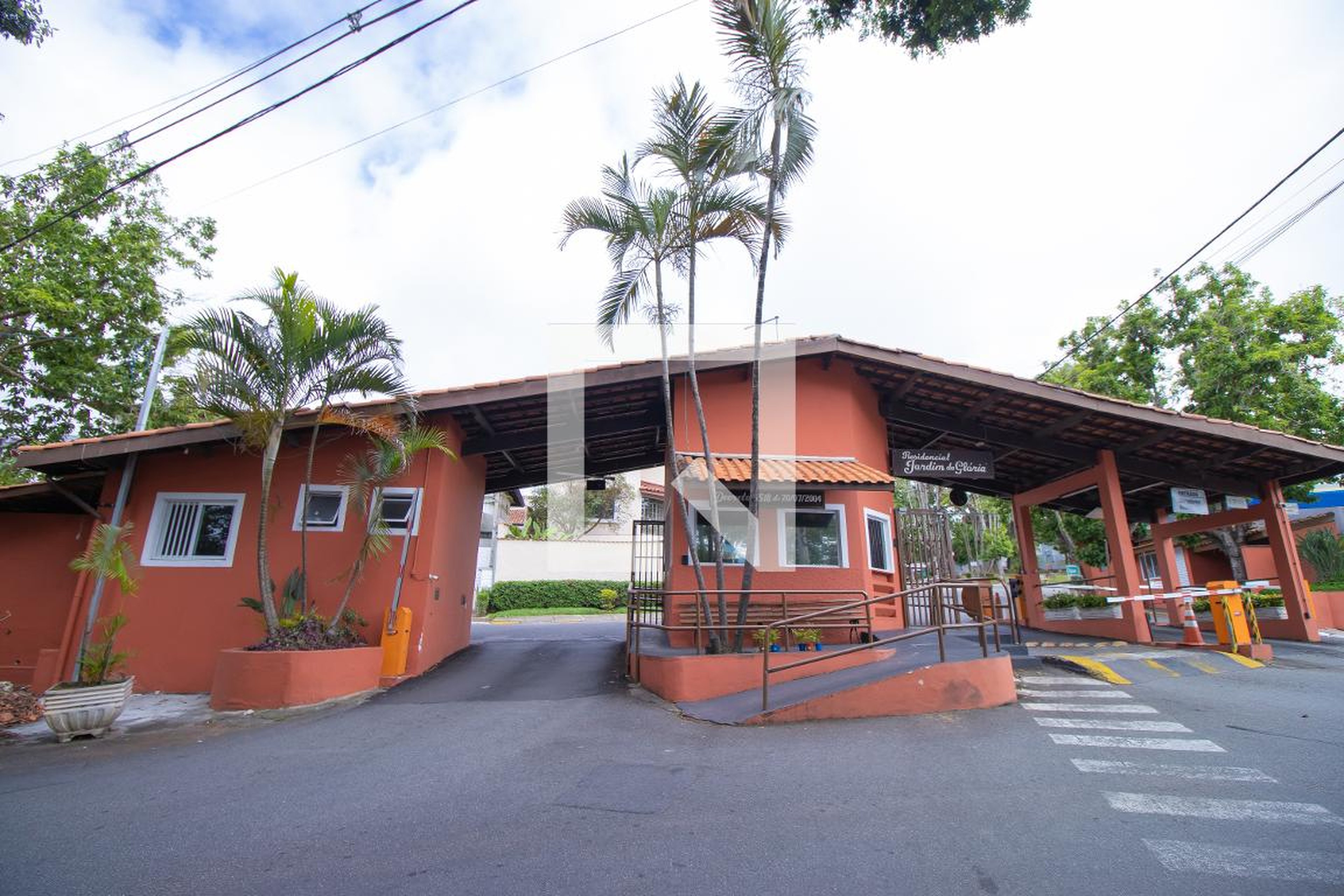 Fachada do condomínio Condomínio em Rua Adozinda Lopes, 626