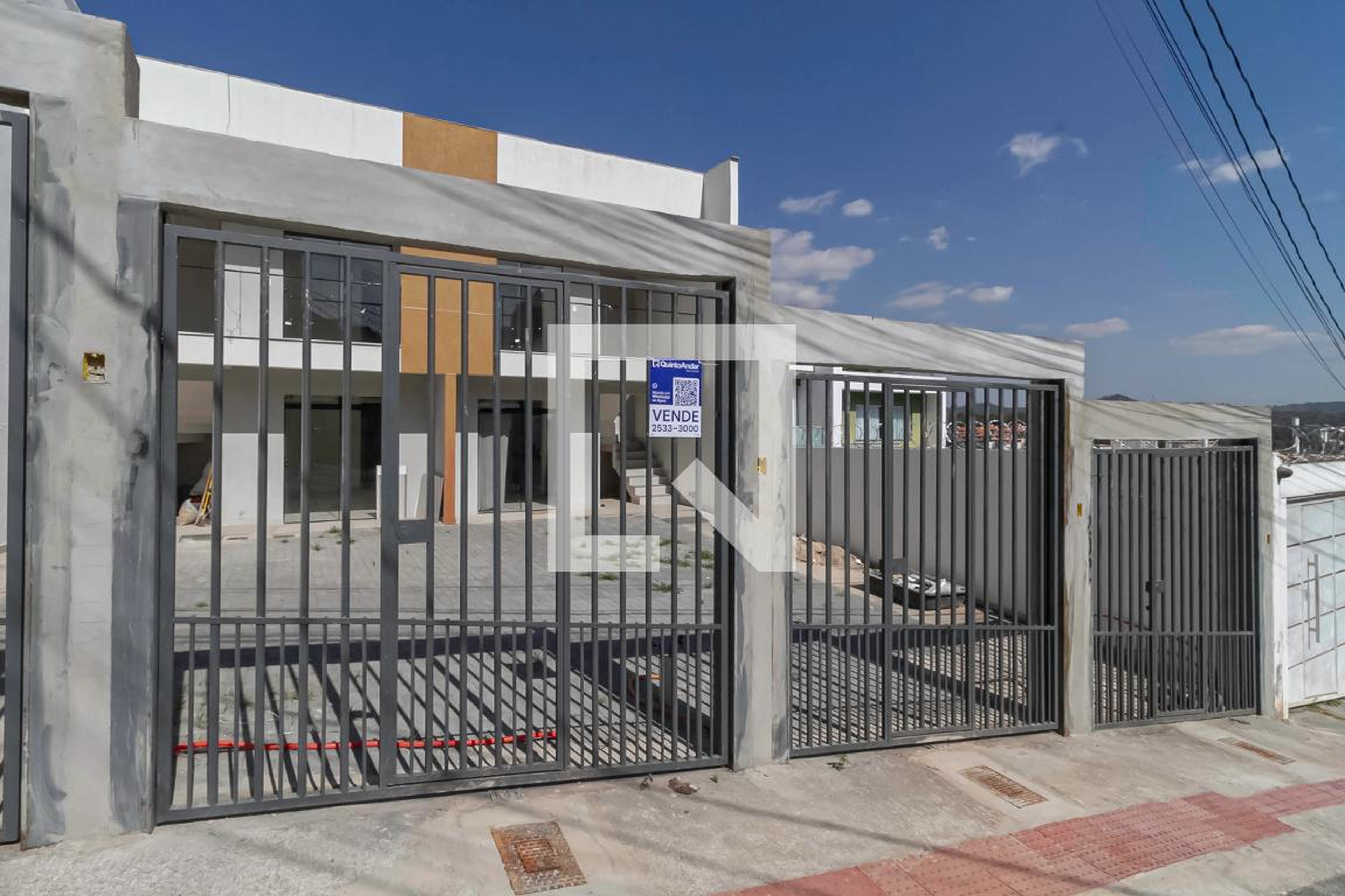 Fachada Condomínio em Rua Jarbas Costa Camargos, 297