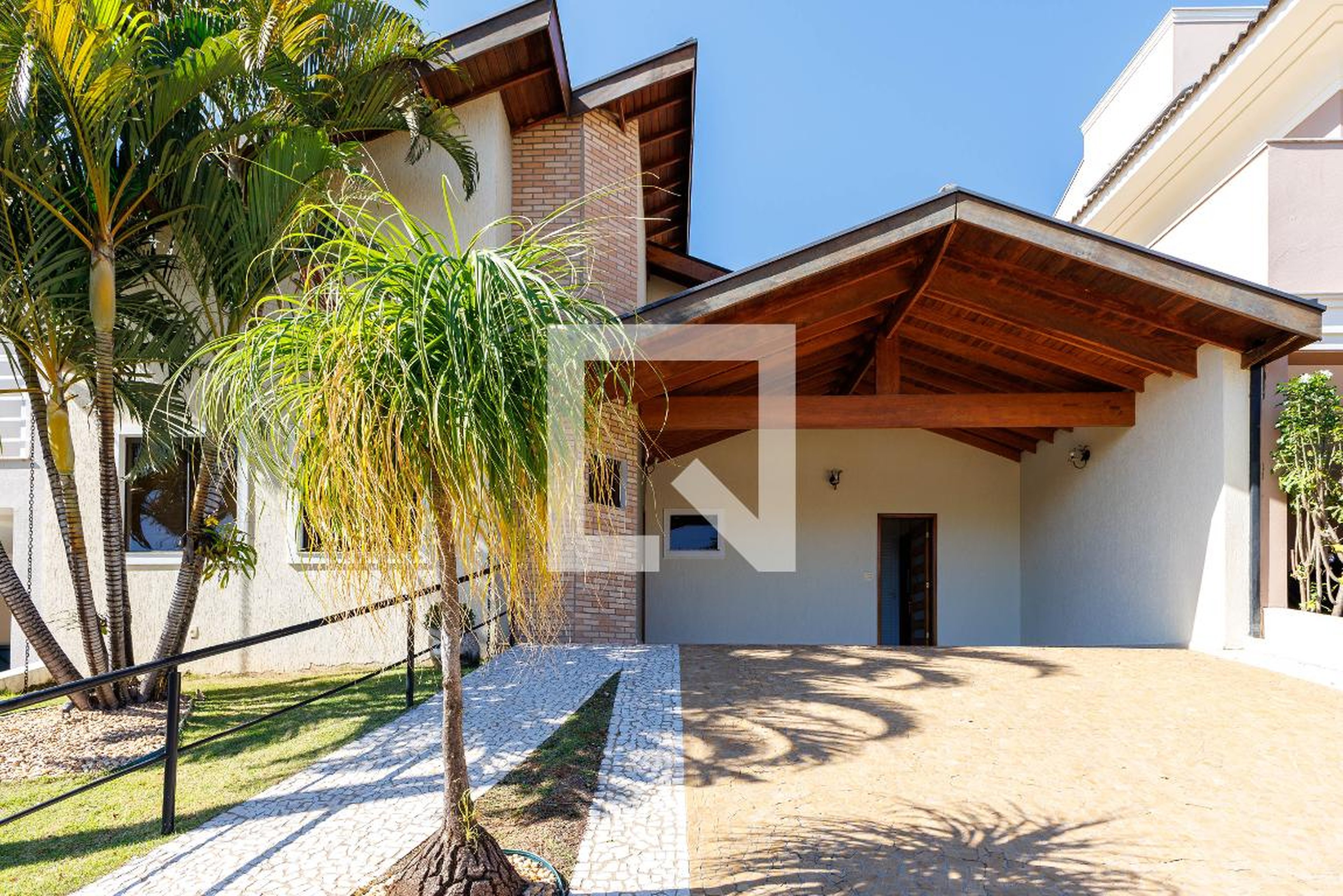 Fachada Condomínio em Rua Lugano, 36