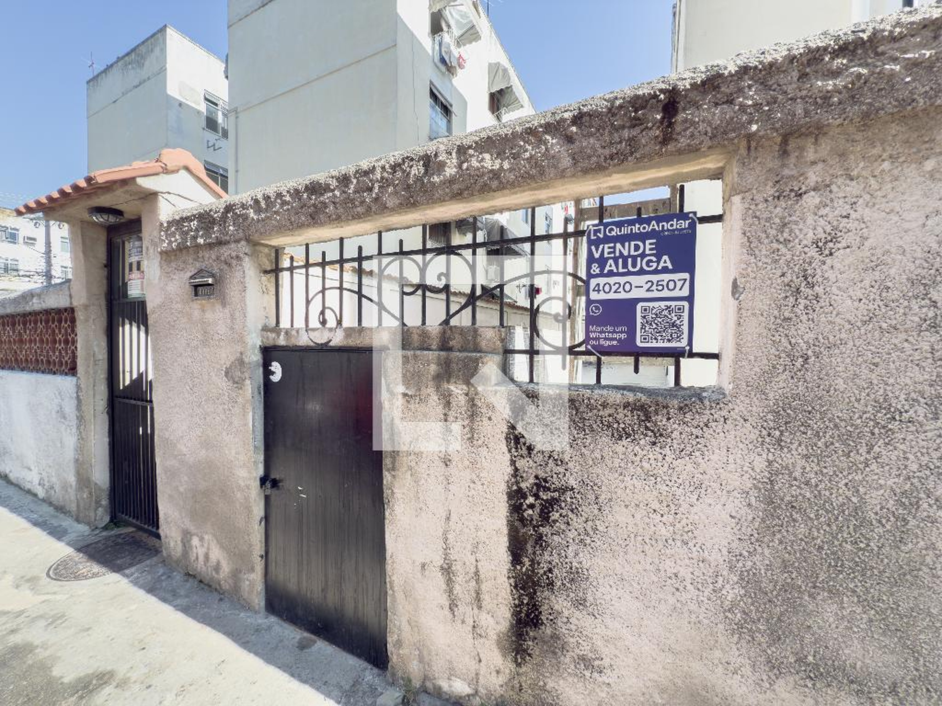 Fachada Condomínio em Rua Jorge Gonçalves de Araújo, 180