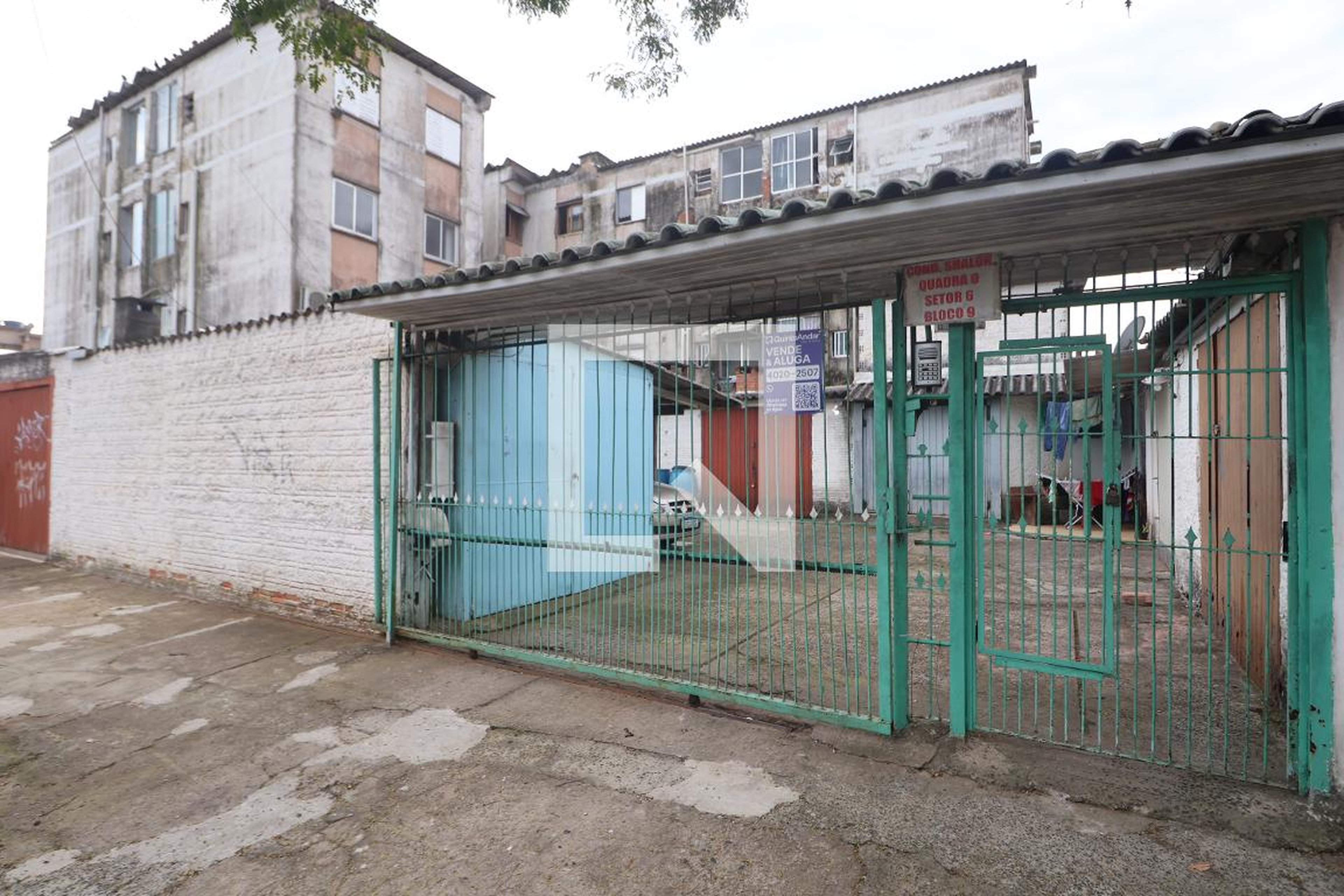 Fachada Condomínio em Rua Cento e Quinze, 9