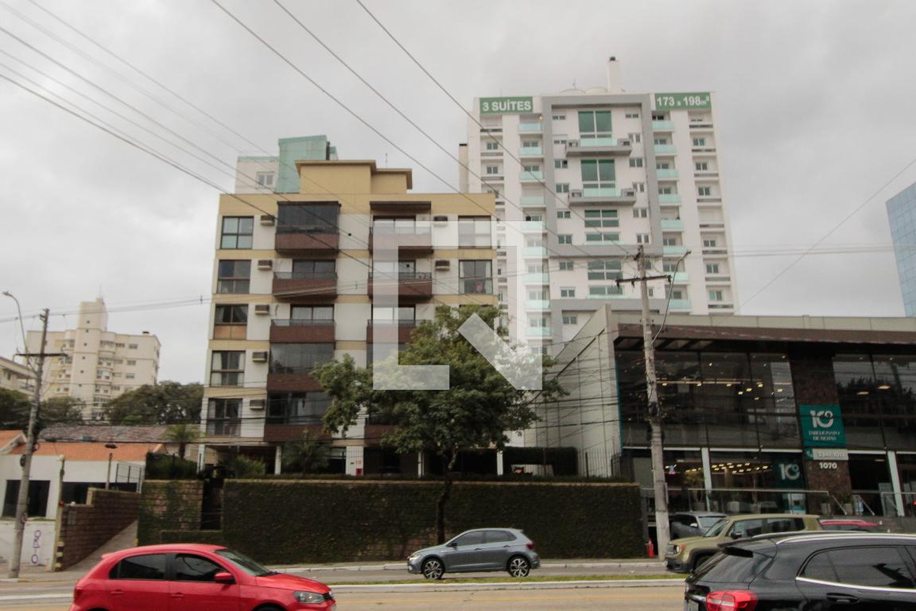 Fachada Condomínio em Avenida Carlos Gomes, 1050