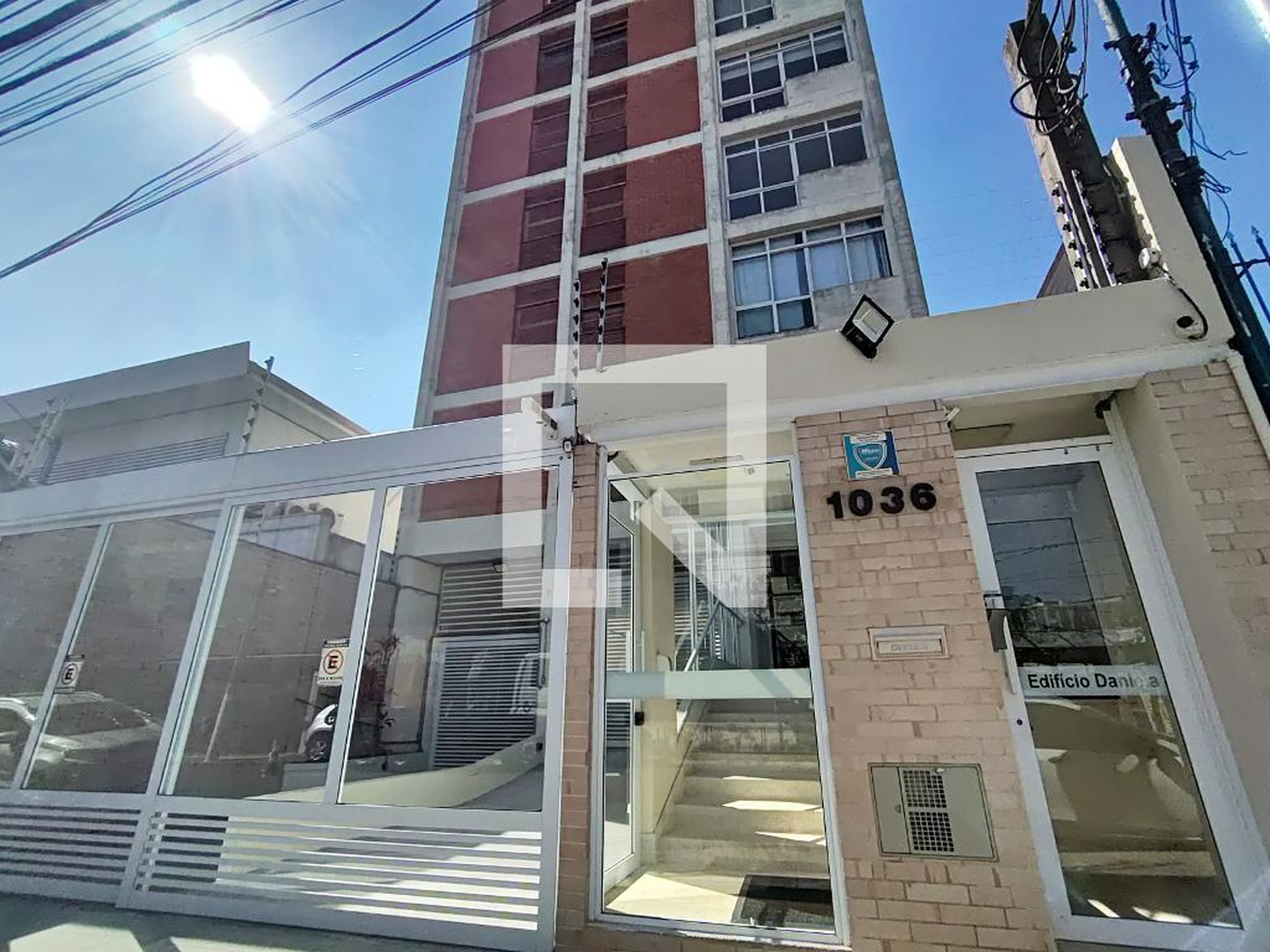 Fachada Condomínio em Rua Fradique Coutinho, 1032