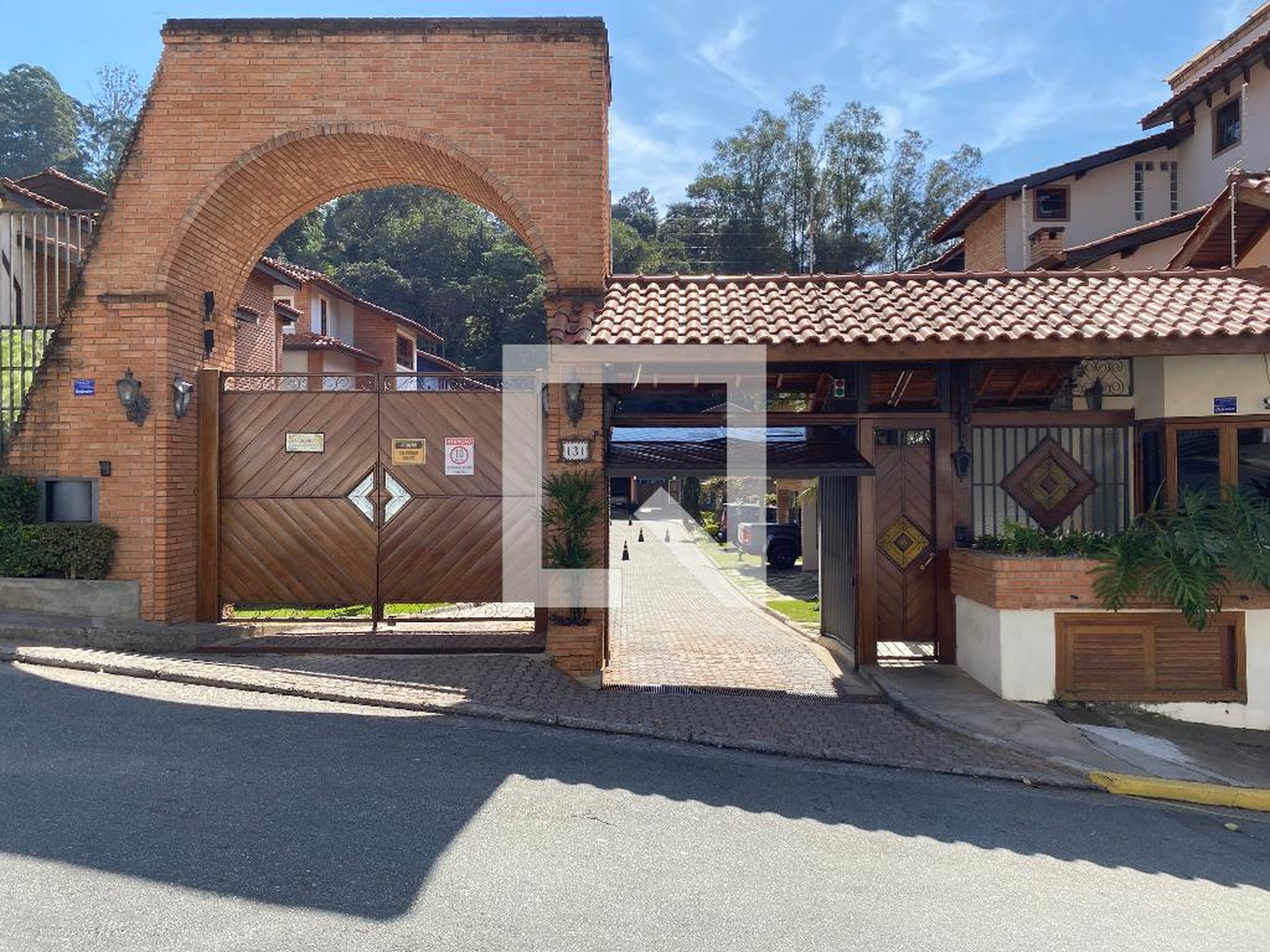 Fachada Residencial da Serra