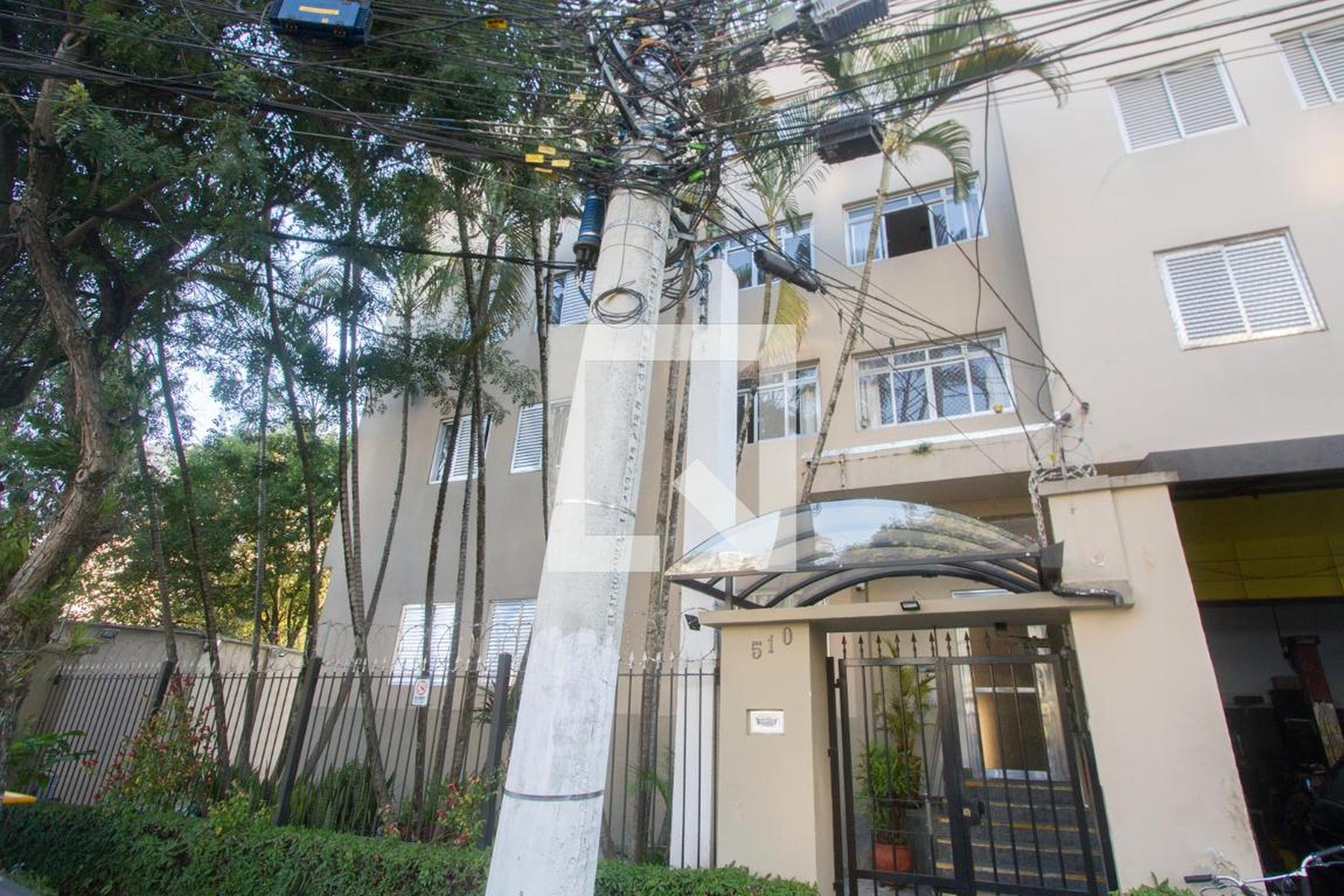 Fachada Condomínio em Rua José Abrantes, 510