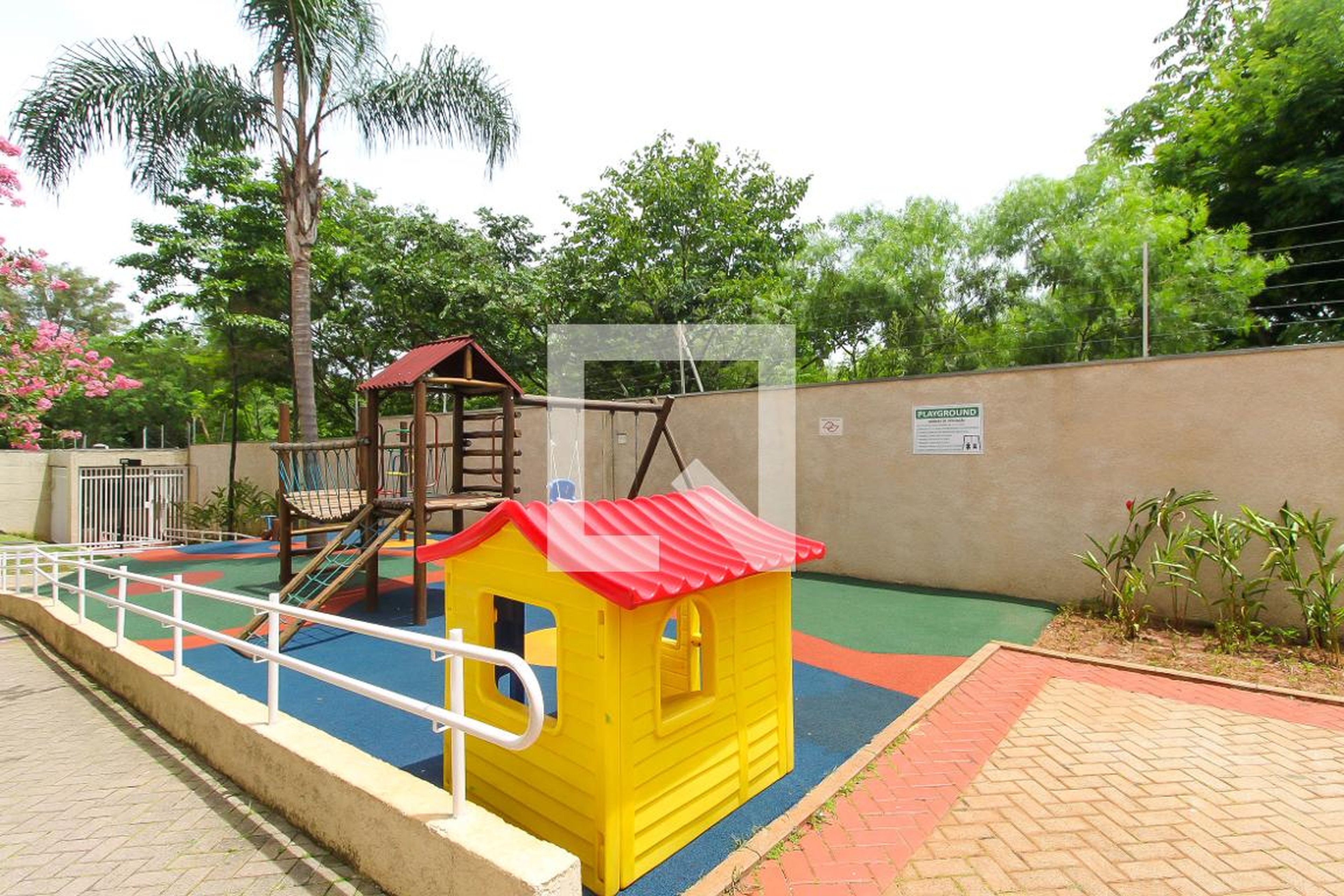 Playground - In São Paulo Paulista