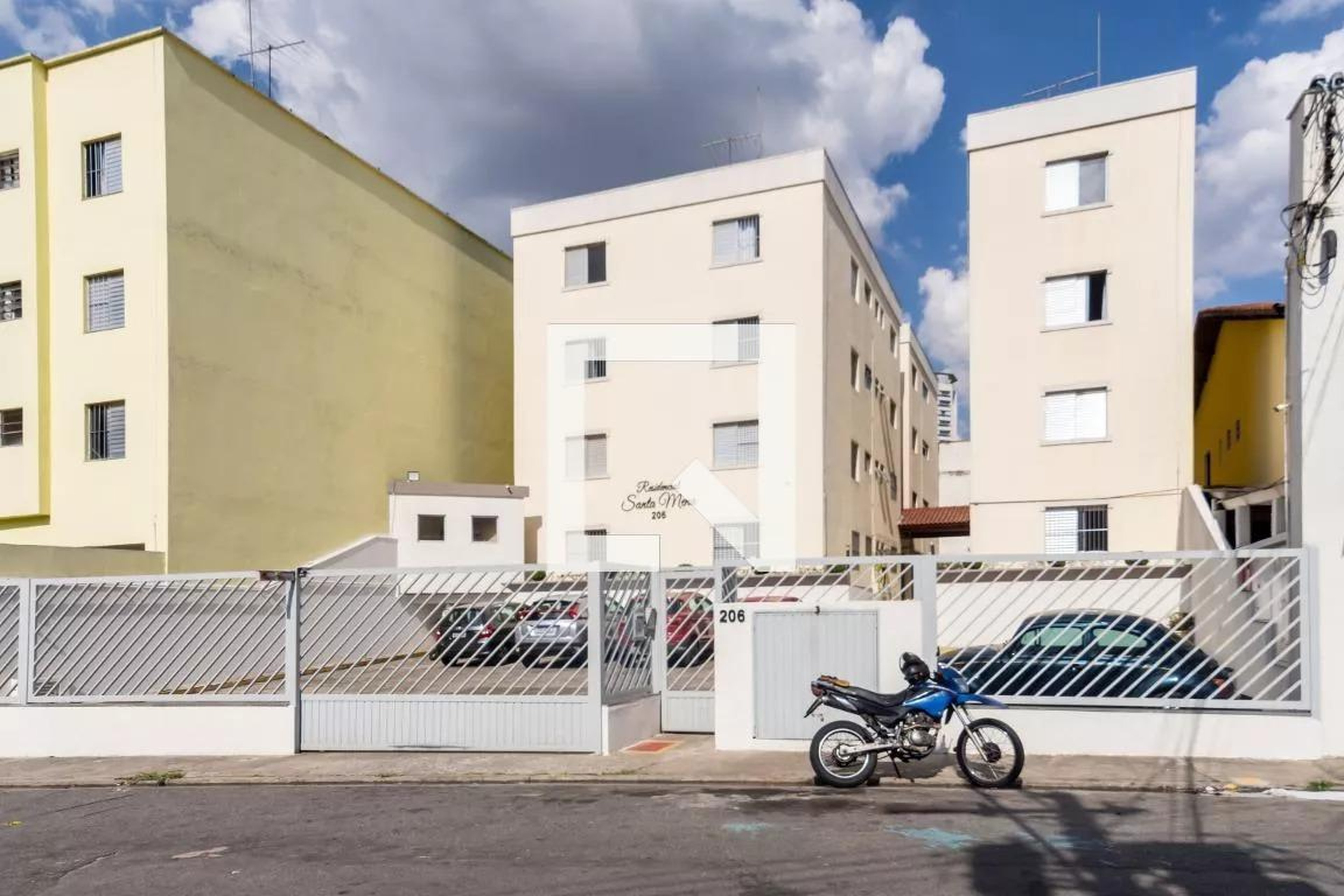 Fachada Residencial Santa Mena