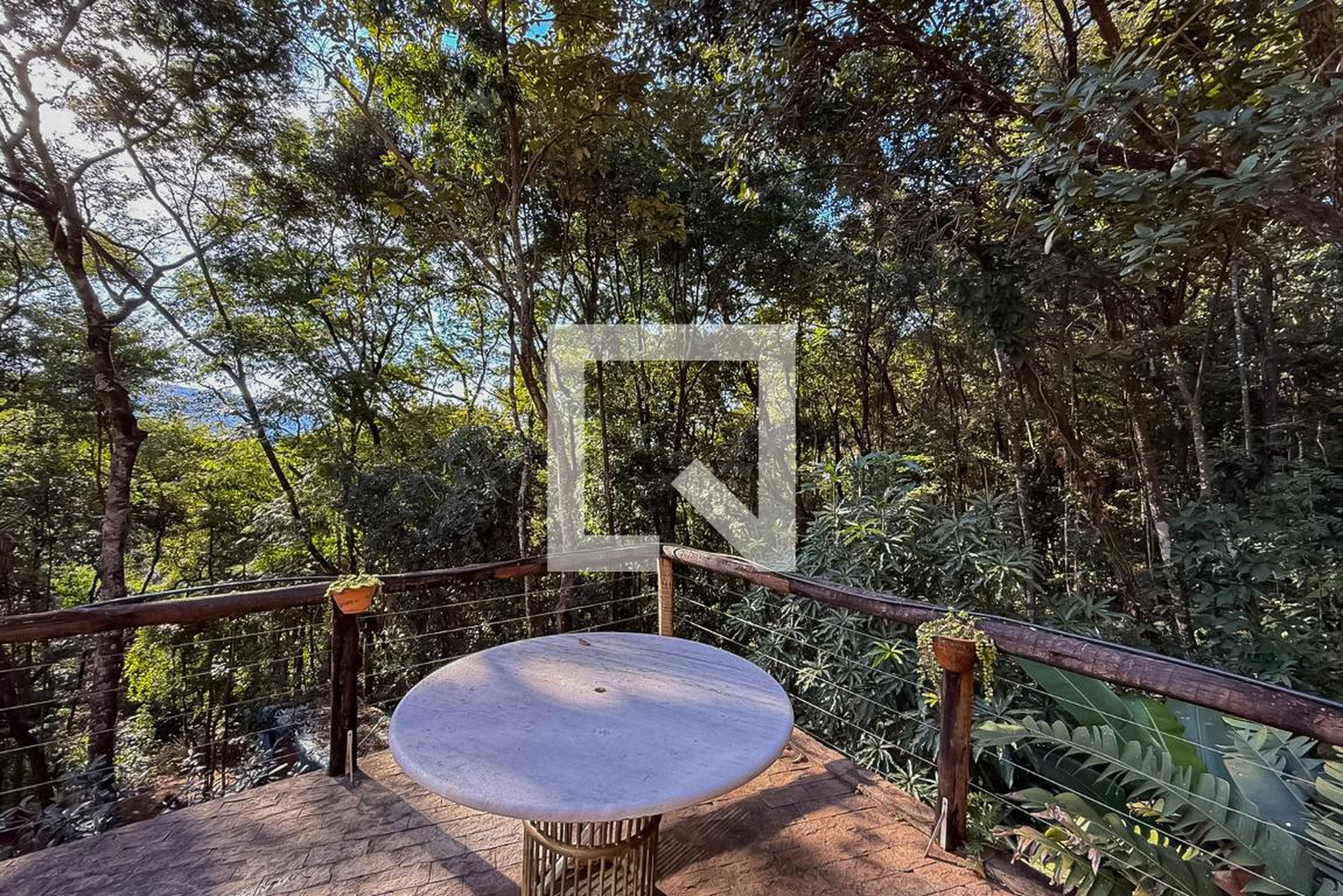 Área externa Condomínio em Alameda Estrela da Vida Inteira, 70