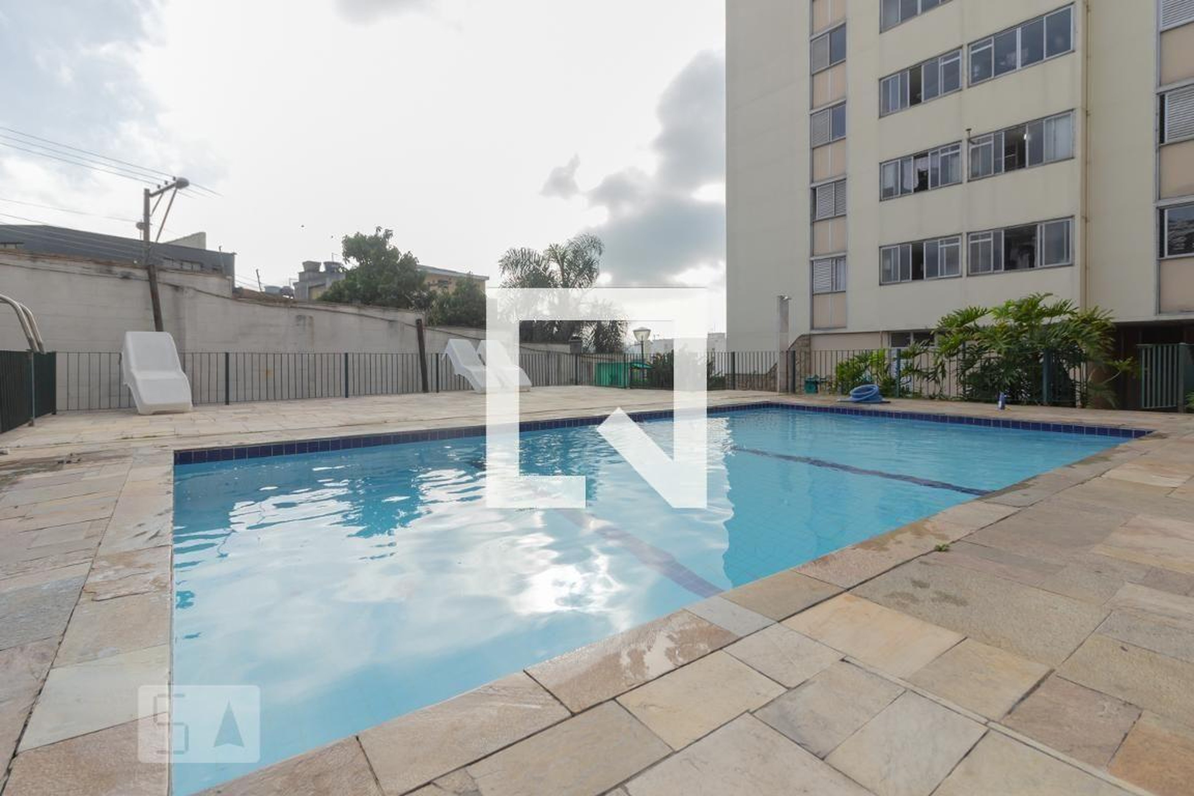 Piscina 1 - Torres dos Ourives