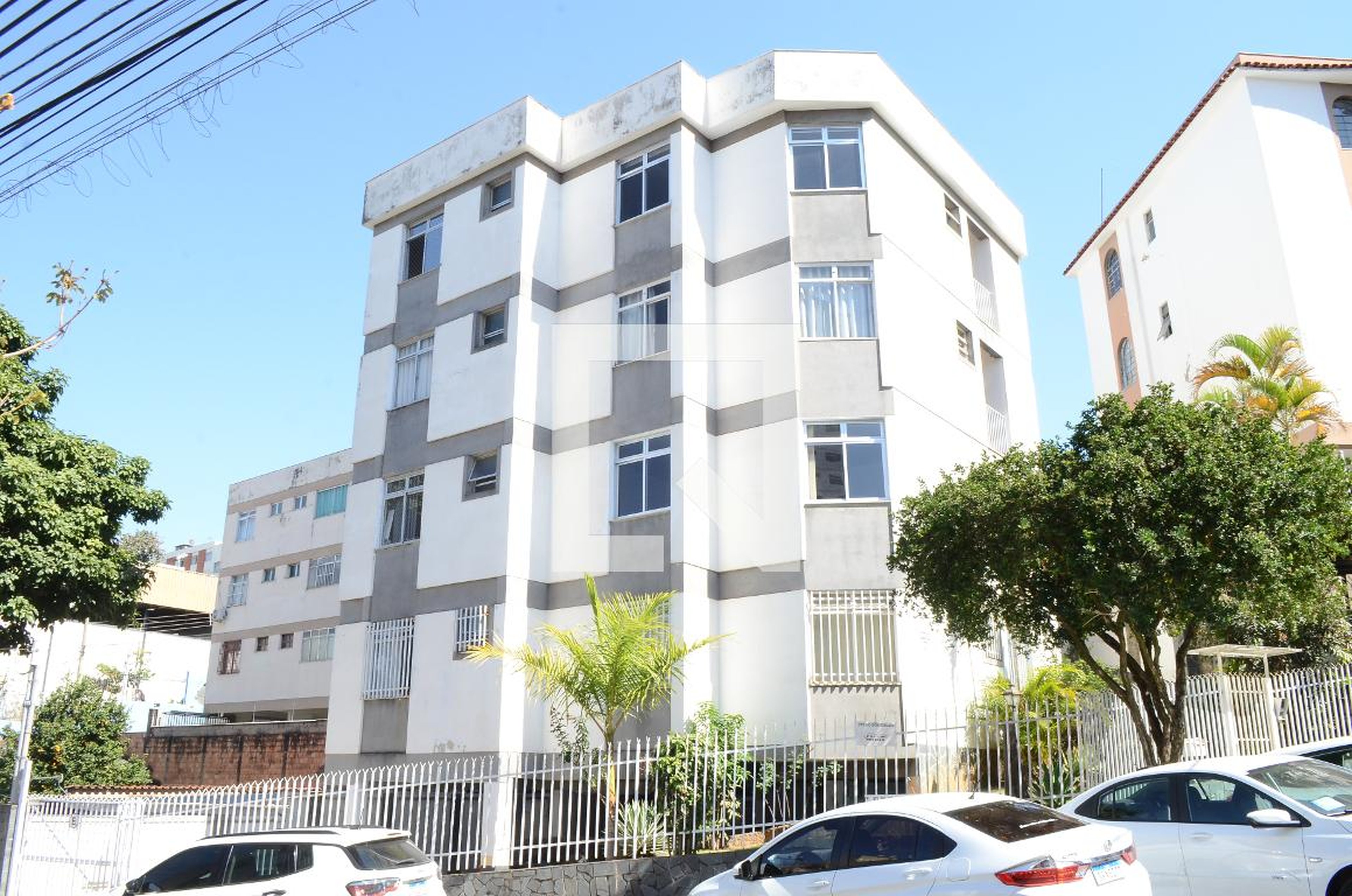 Fachada do Prédio Condomínio em Rua Juacema, 935