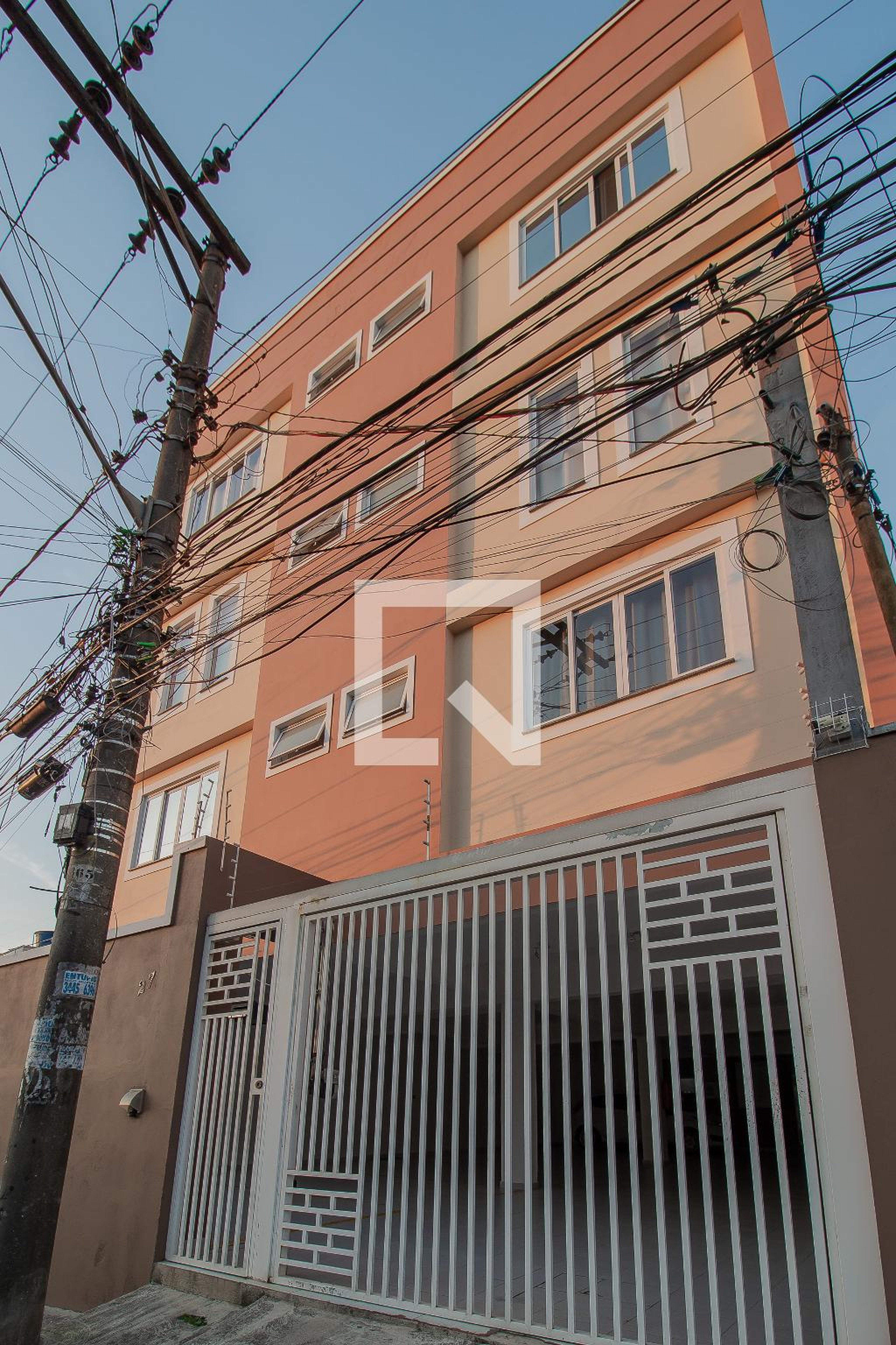 Fachada Condomínio em Rua Vice-Presidente Manoel Vitórino Pereira, 27