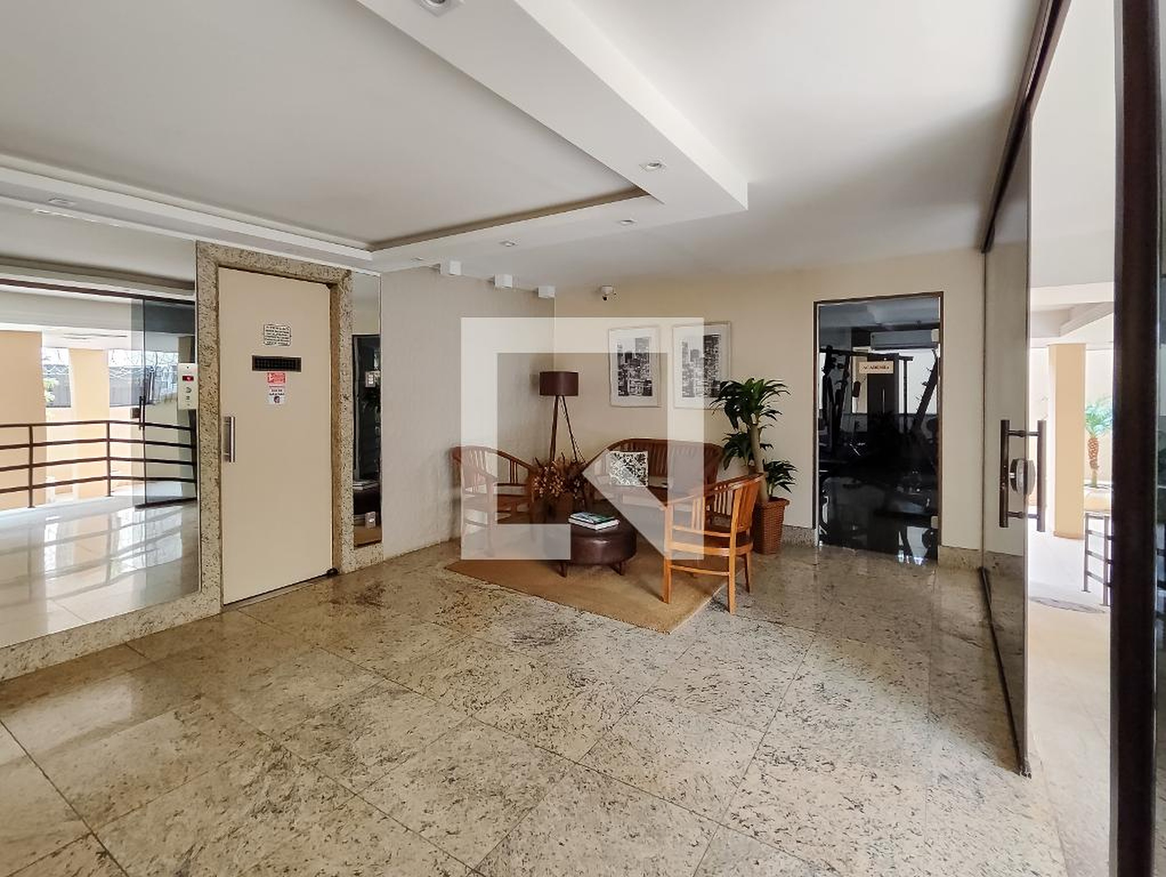 Hall - Edificio Louisiana