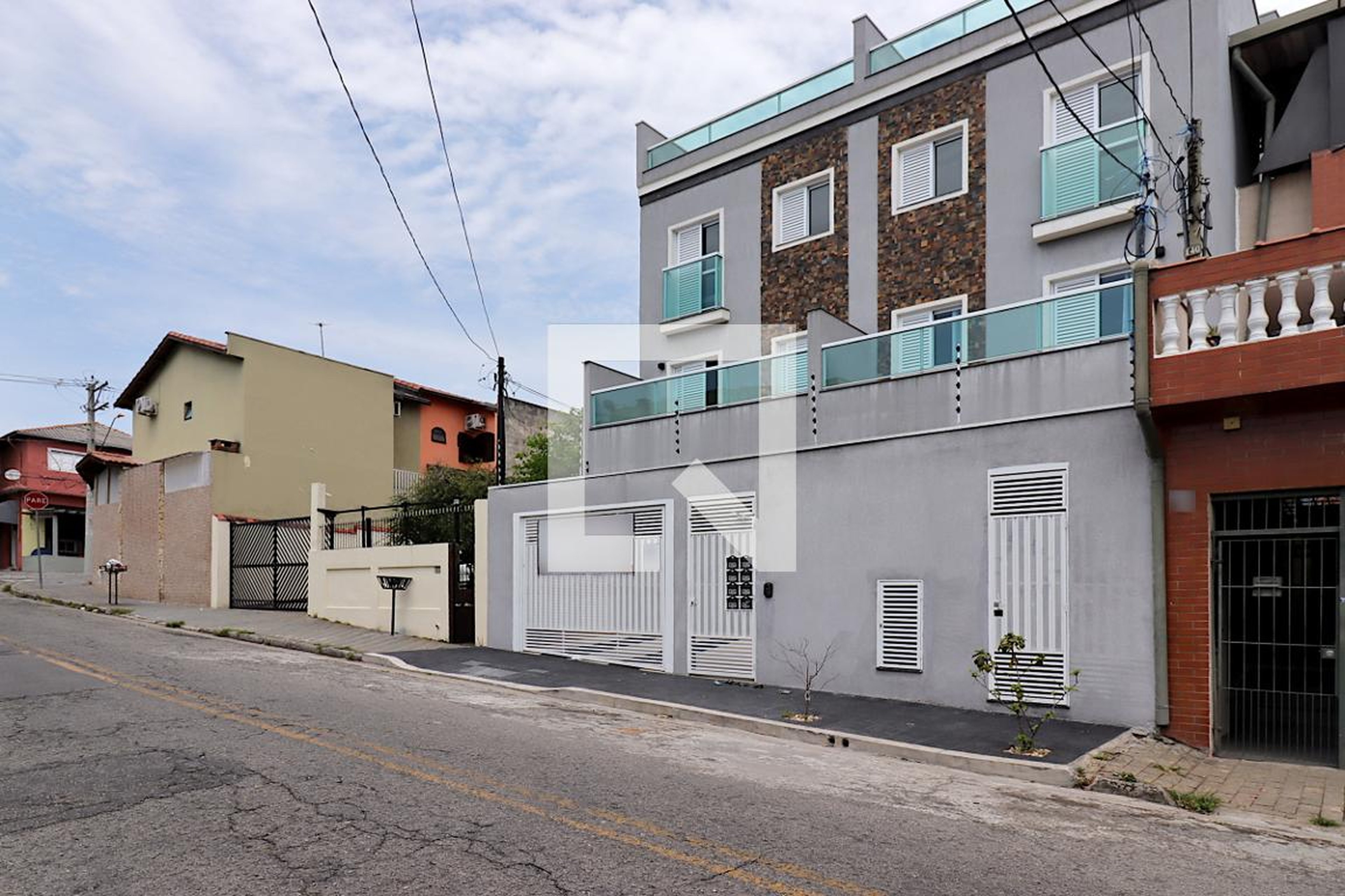 Fachada Condomínio em Rua Alexandre Herculano, 86