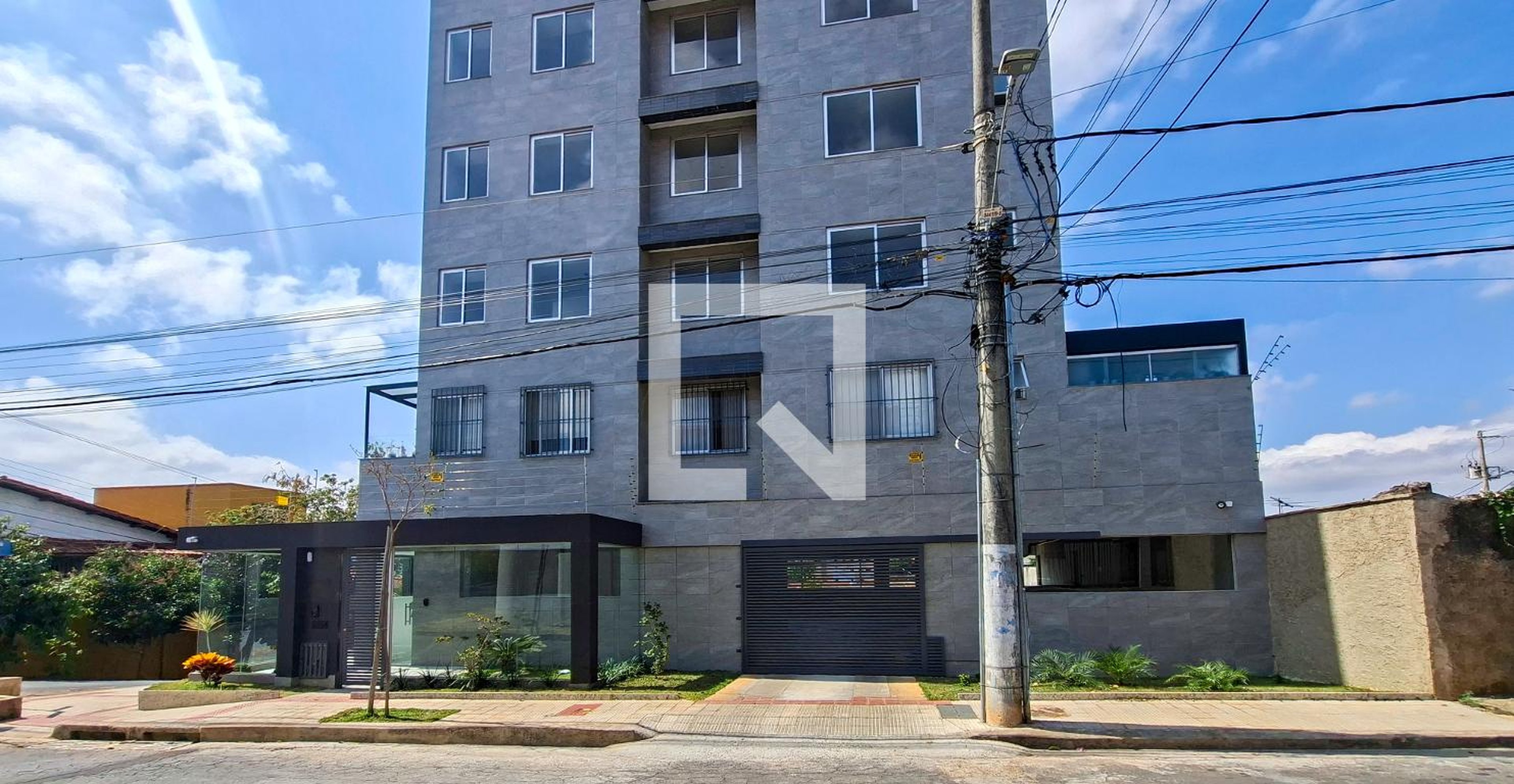 Fachada Condomínio em Rua Tapira, 760