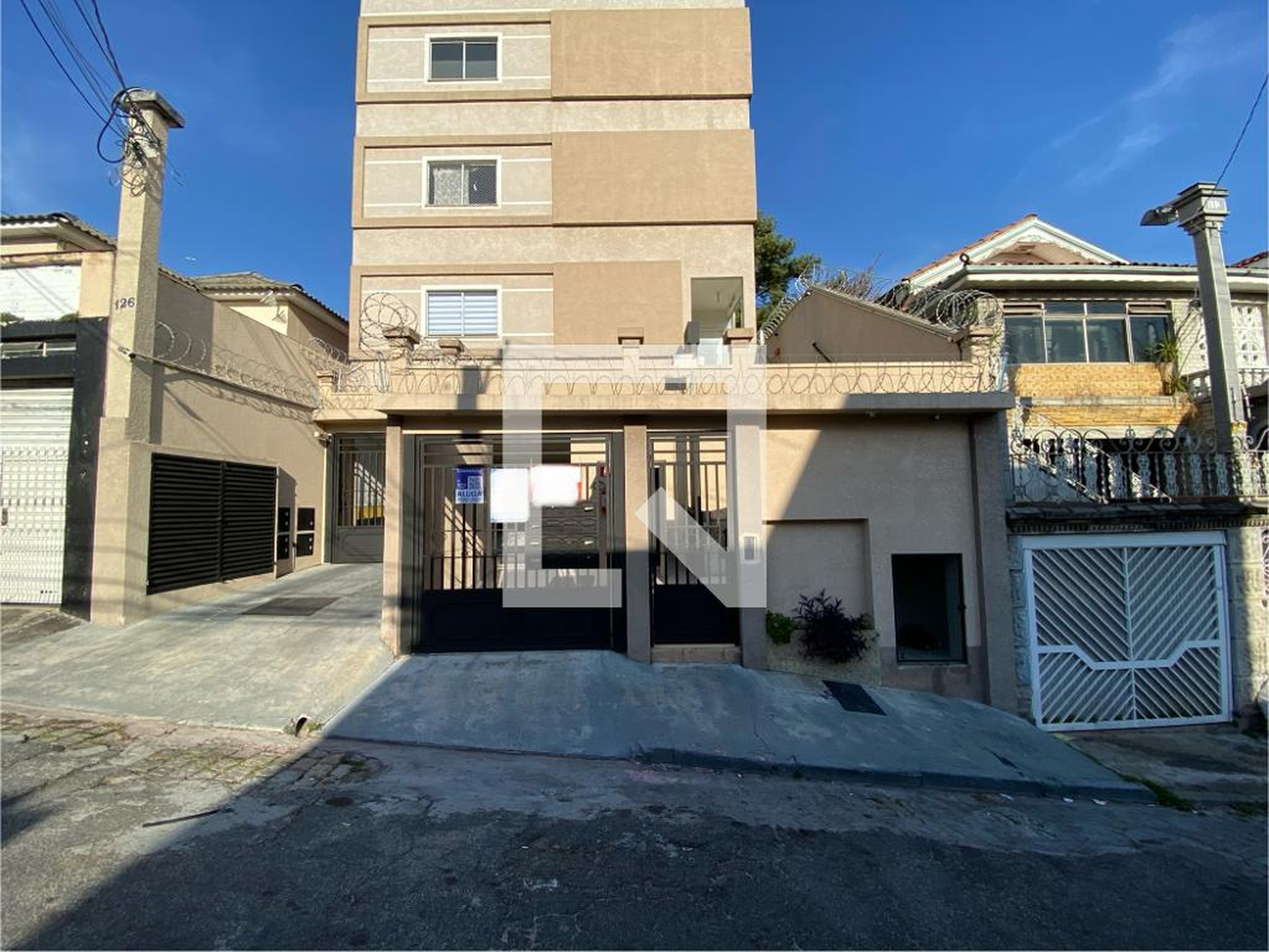 Fachada Condomínio em Rua Nilo Luís Mazzei, 118