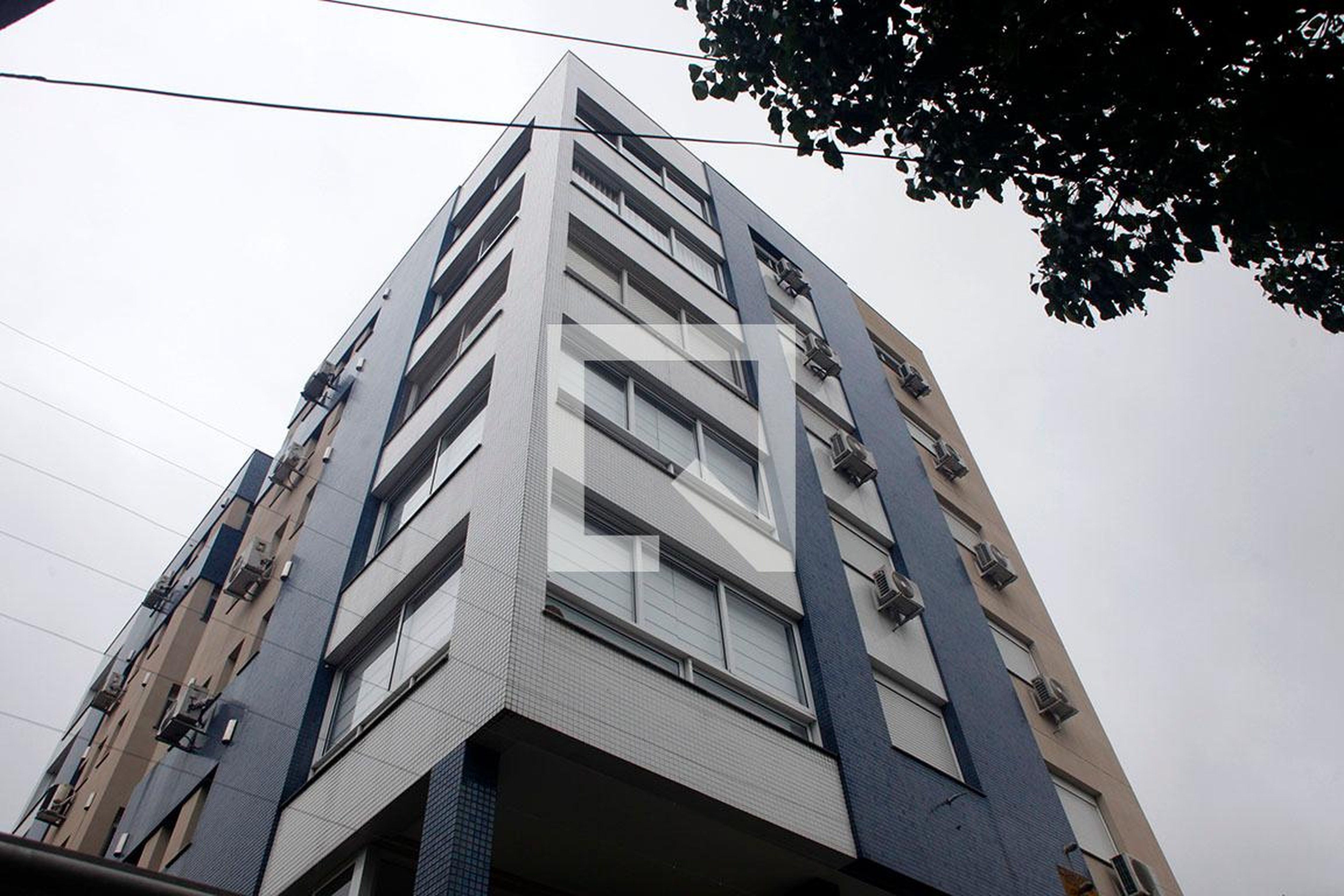 Fachada Condomínio em Rua Gomes Jardim, 623