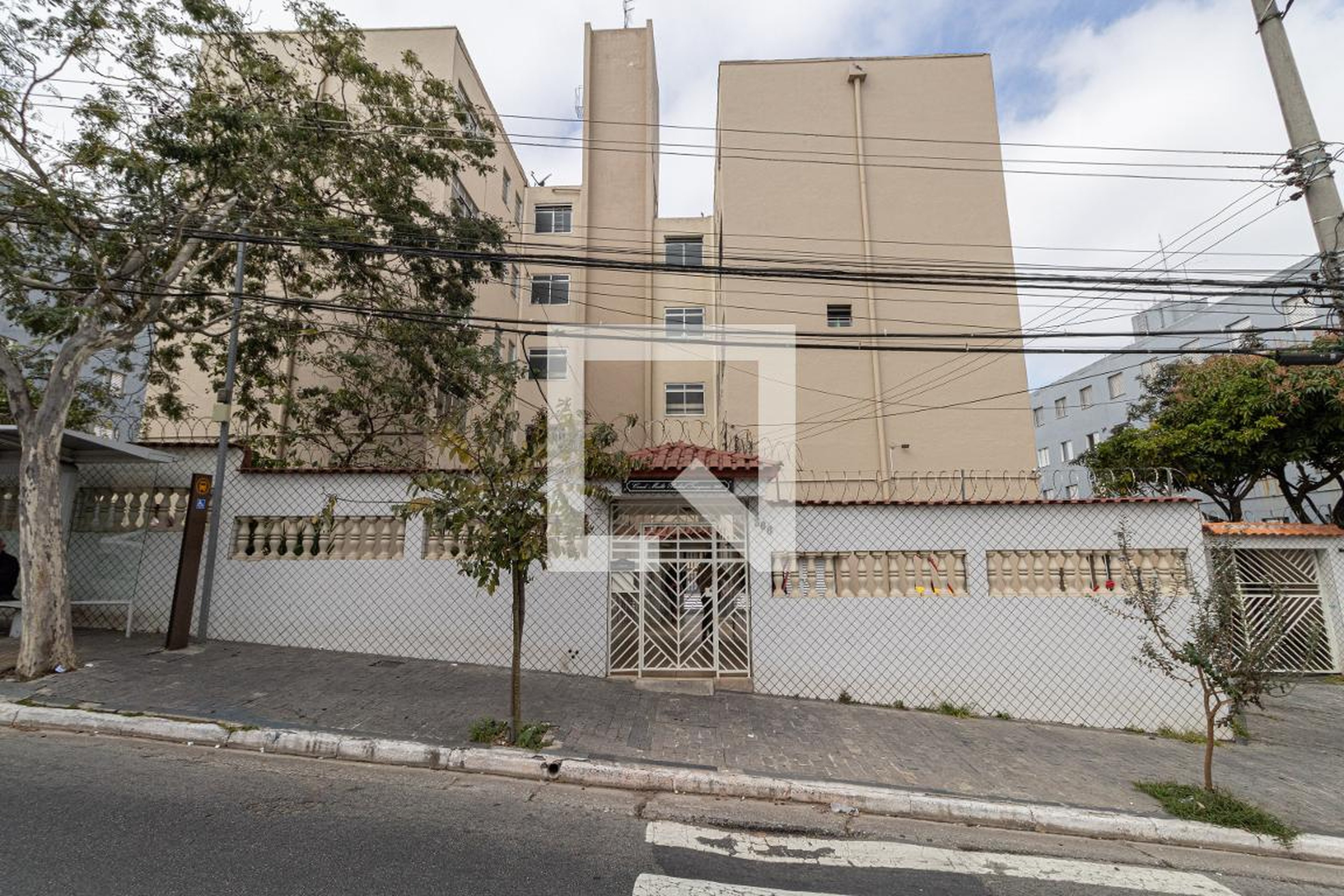 Fachada Condomínio em Avenida Waldemar Tietz, 366