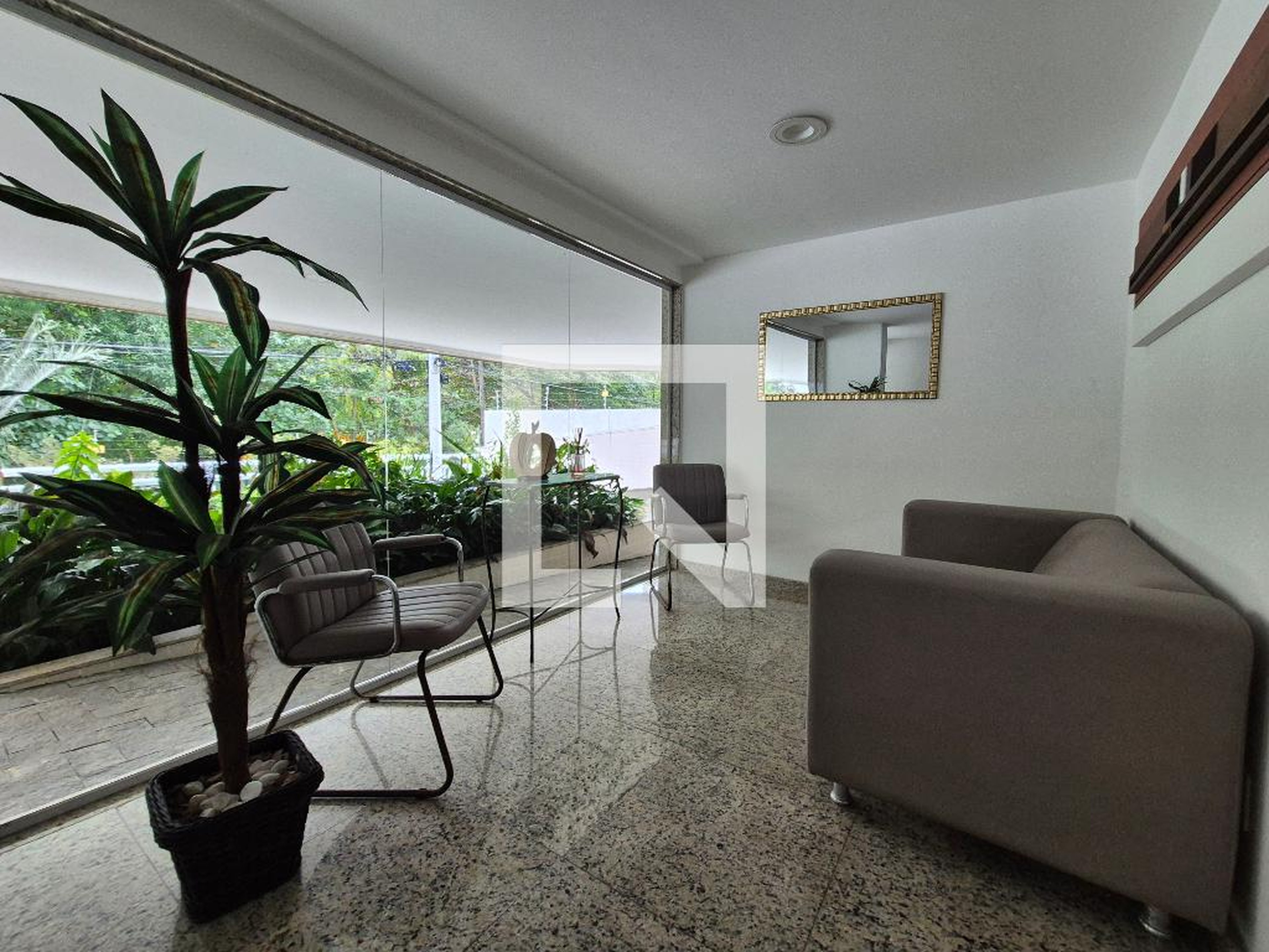 Hall de entrada - Jardim Dos Hibiscos