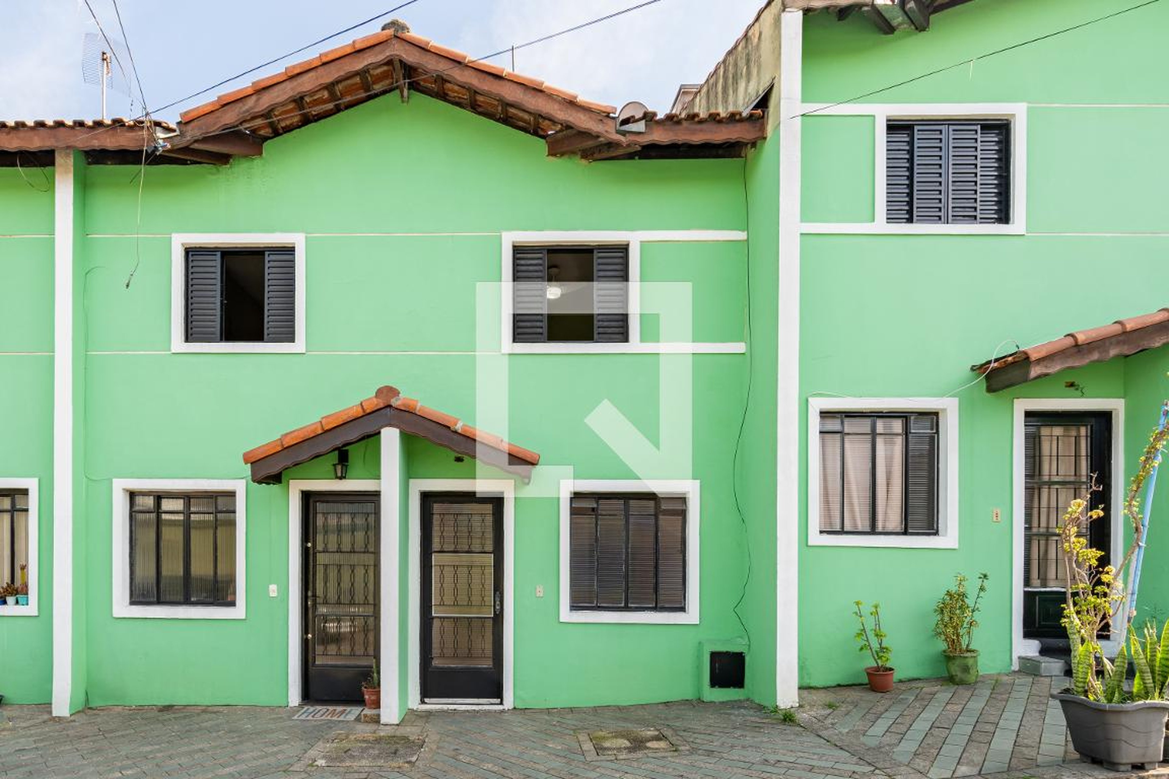 Fachada Condomínio em Rua Vilar Formoso, 134