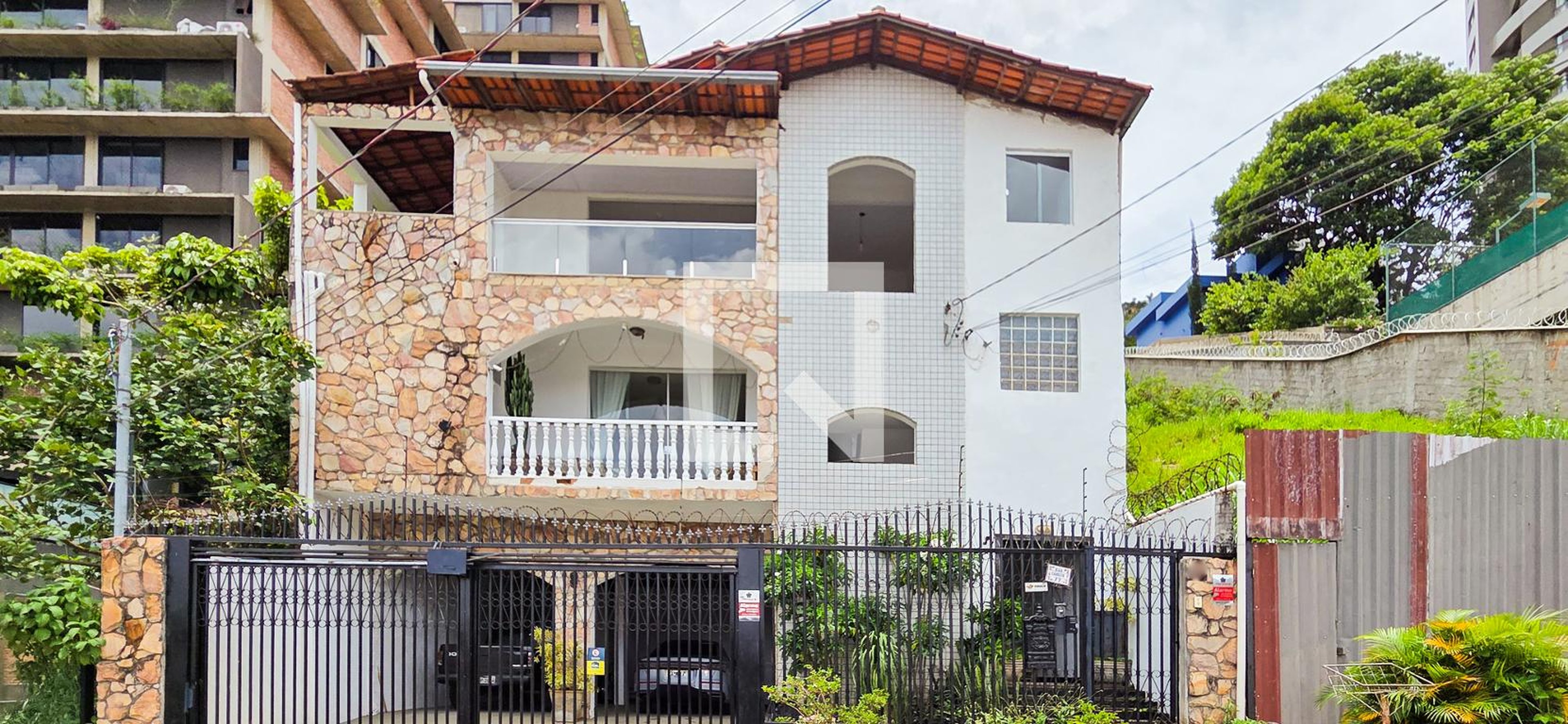 Fachada Condomínio em Rua Câncer, 77