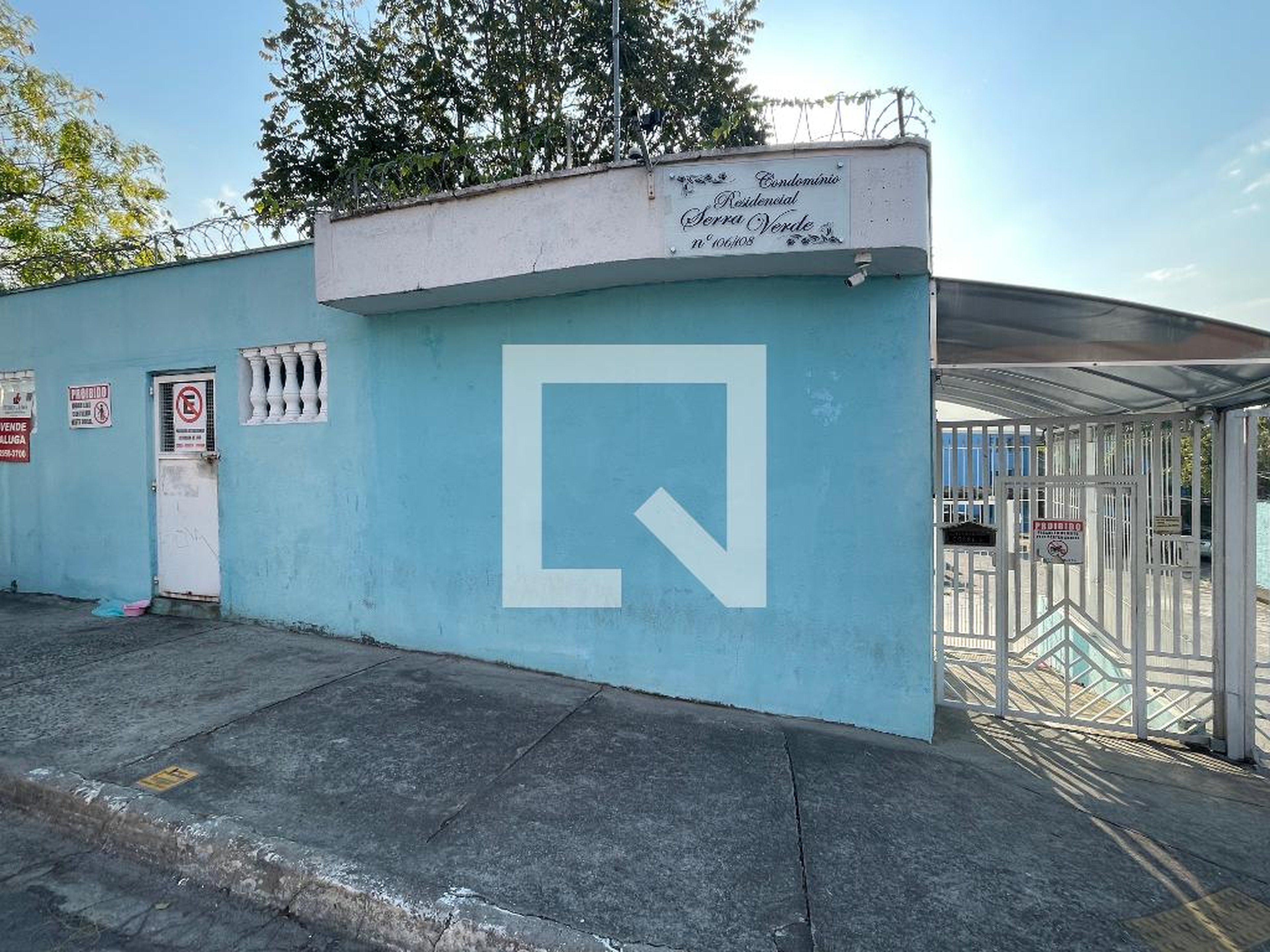 Fachada Condomínio em Rua Serra Verde, 106