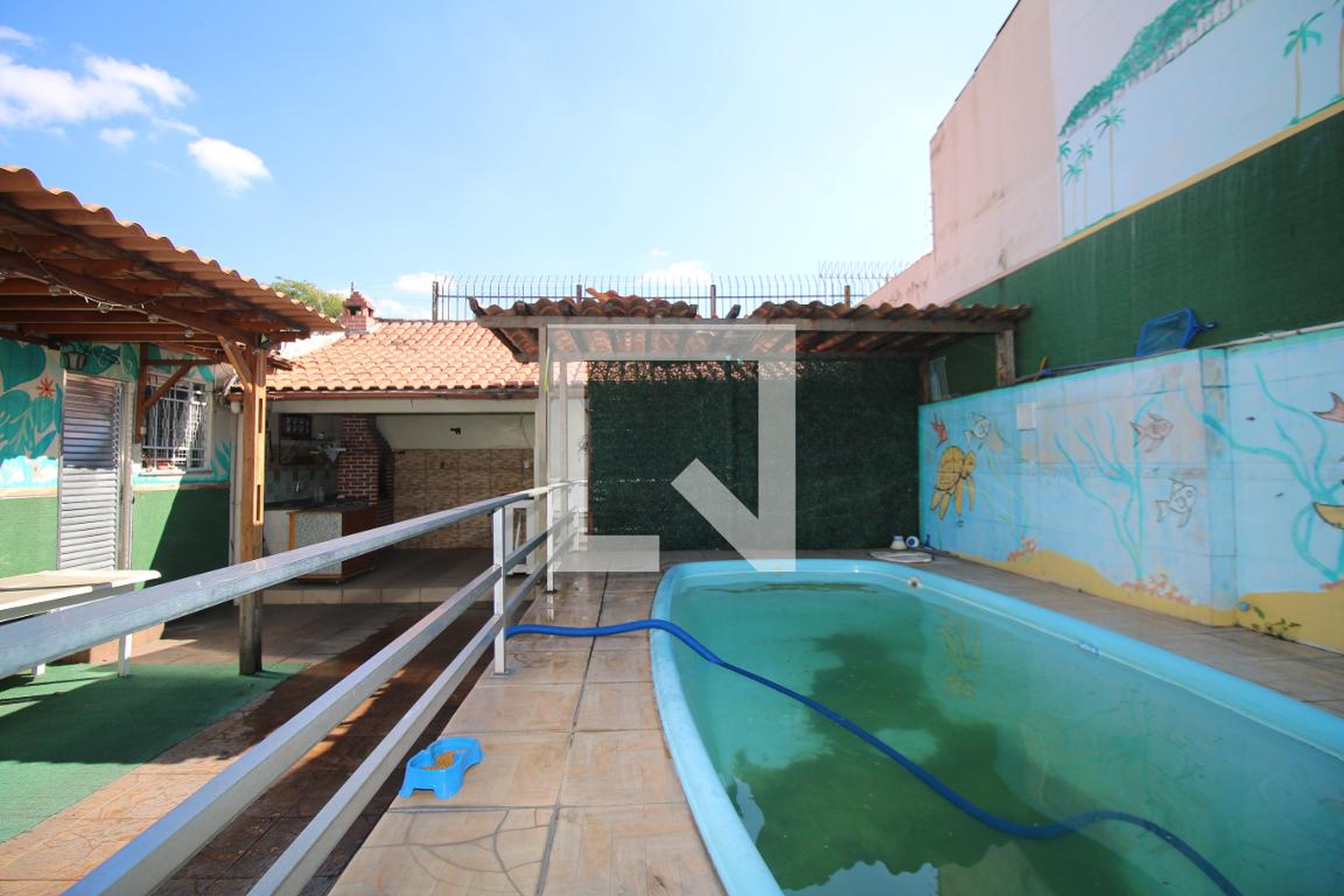 Piscina Condomínio em Avenida Meriti, 265