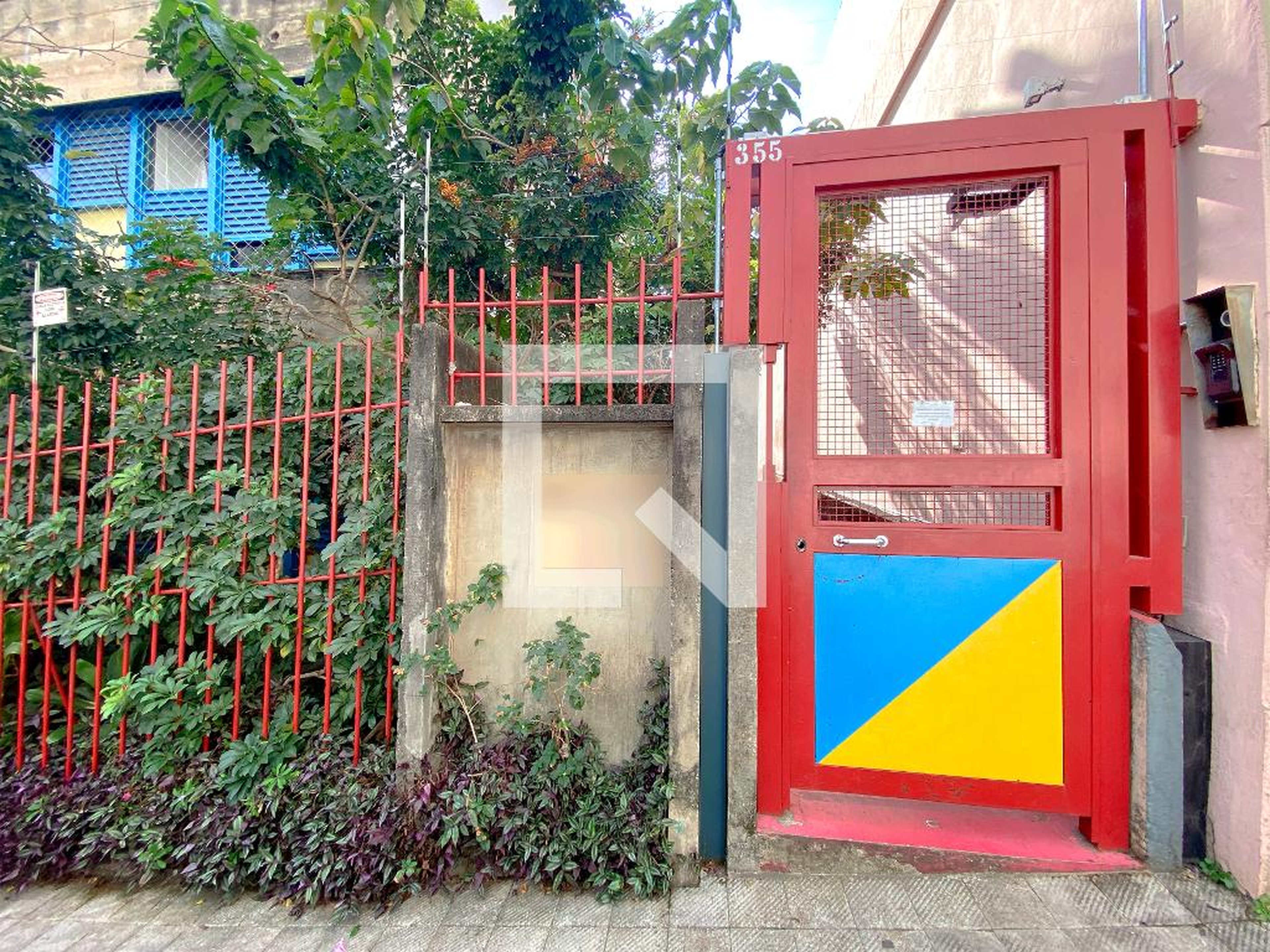 Fachada Condomínio em Rua Muzambinho, 355