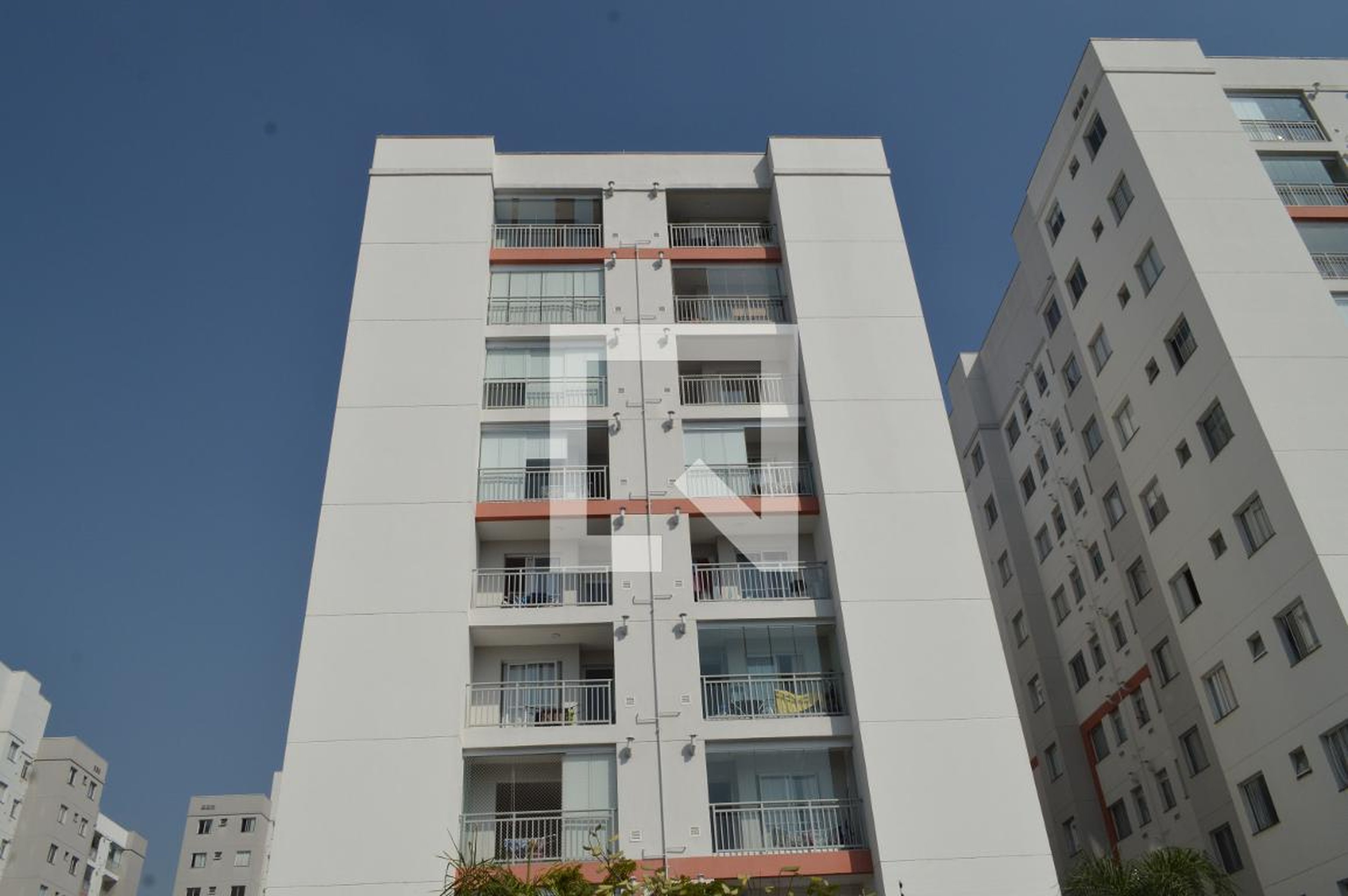 Fachada Condomínio em Rua Álvaro Fragoso, 101