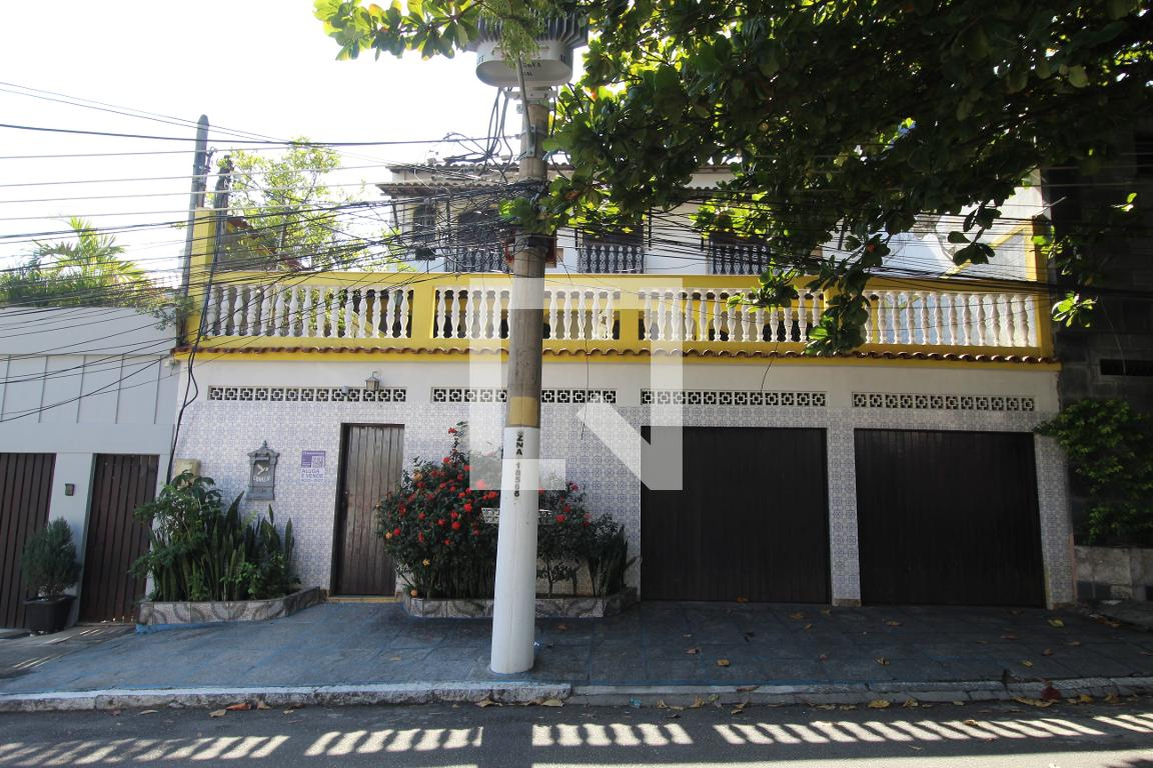 Fachada Condomínio em Rua Jorge Figueiredo, 77