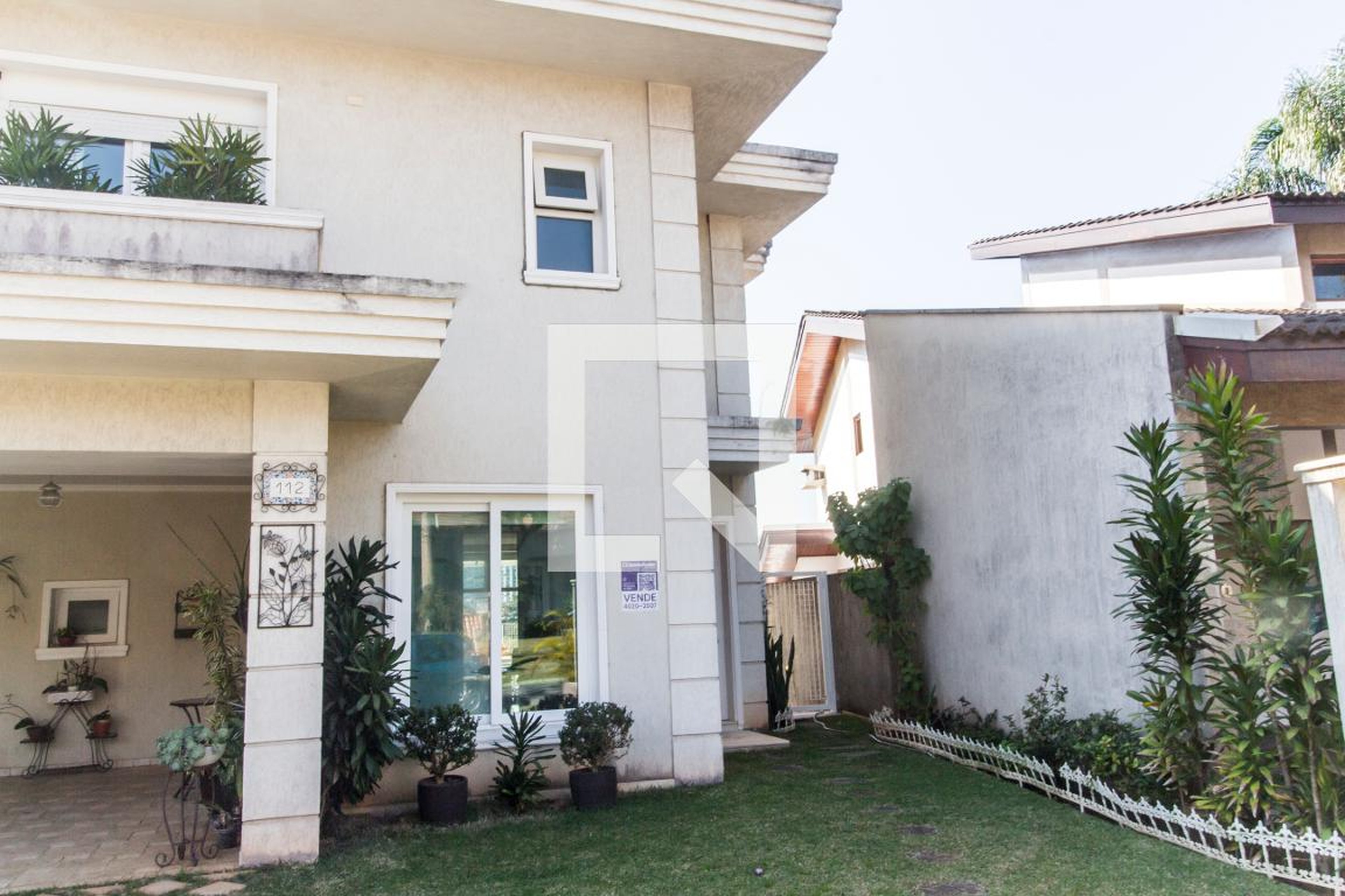 Fachada Condomínio em Alameda Batatais, 112