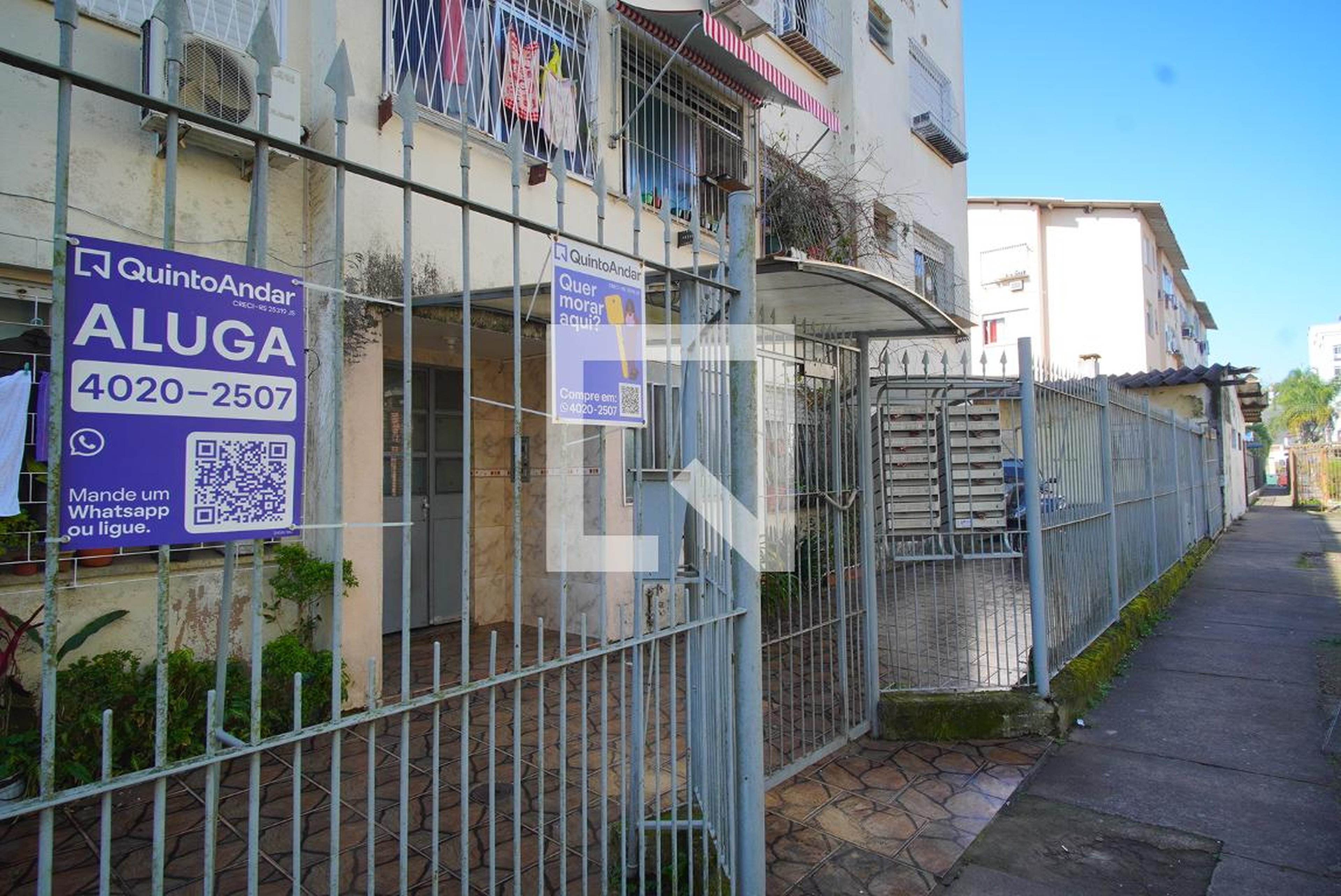 Fachada Condomínio em Rua Carlos Estevão, 350