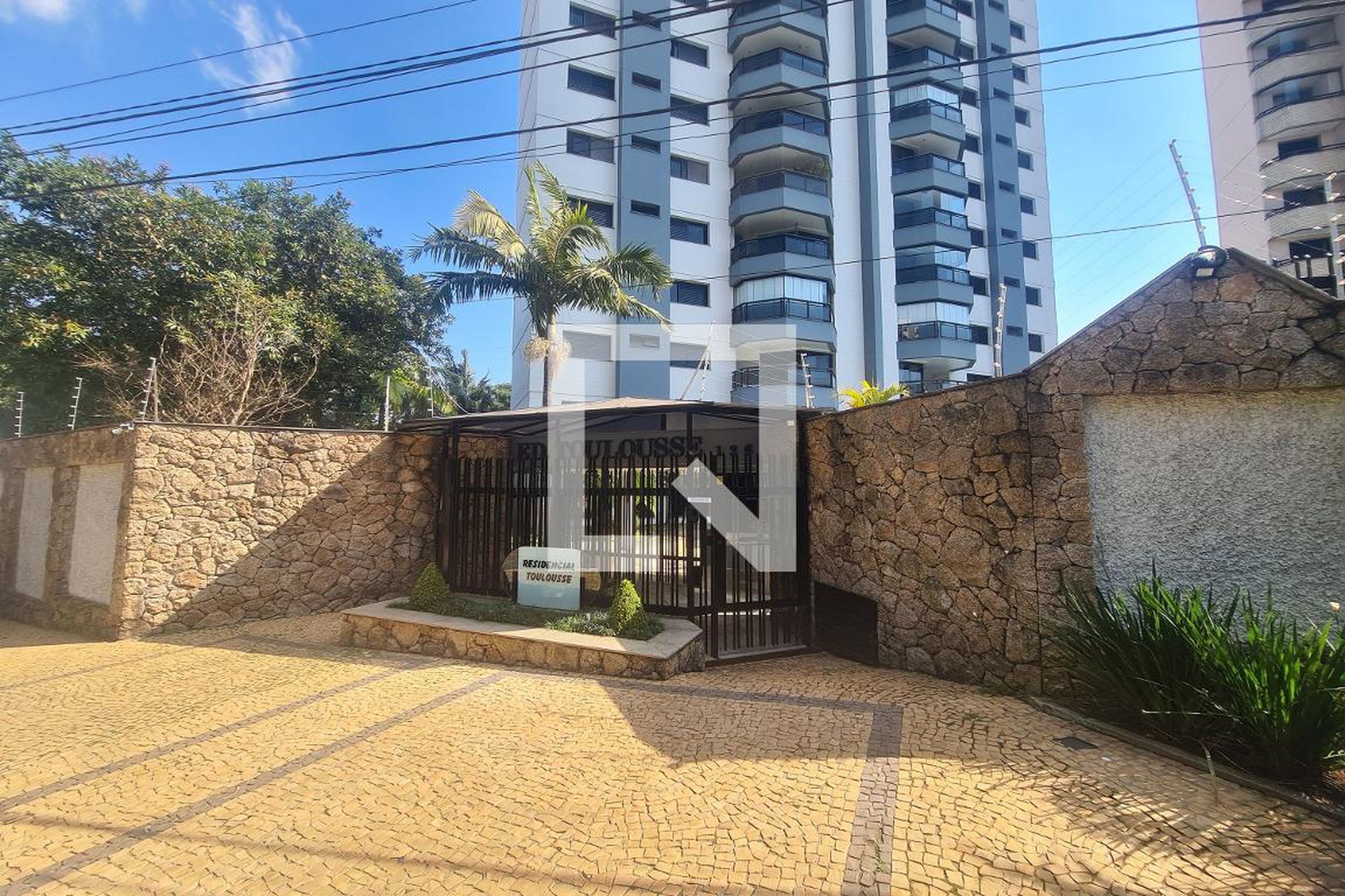 Fachada Condomínio Toulousse