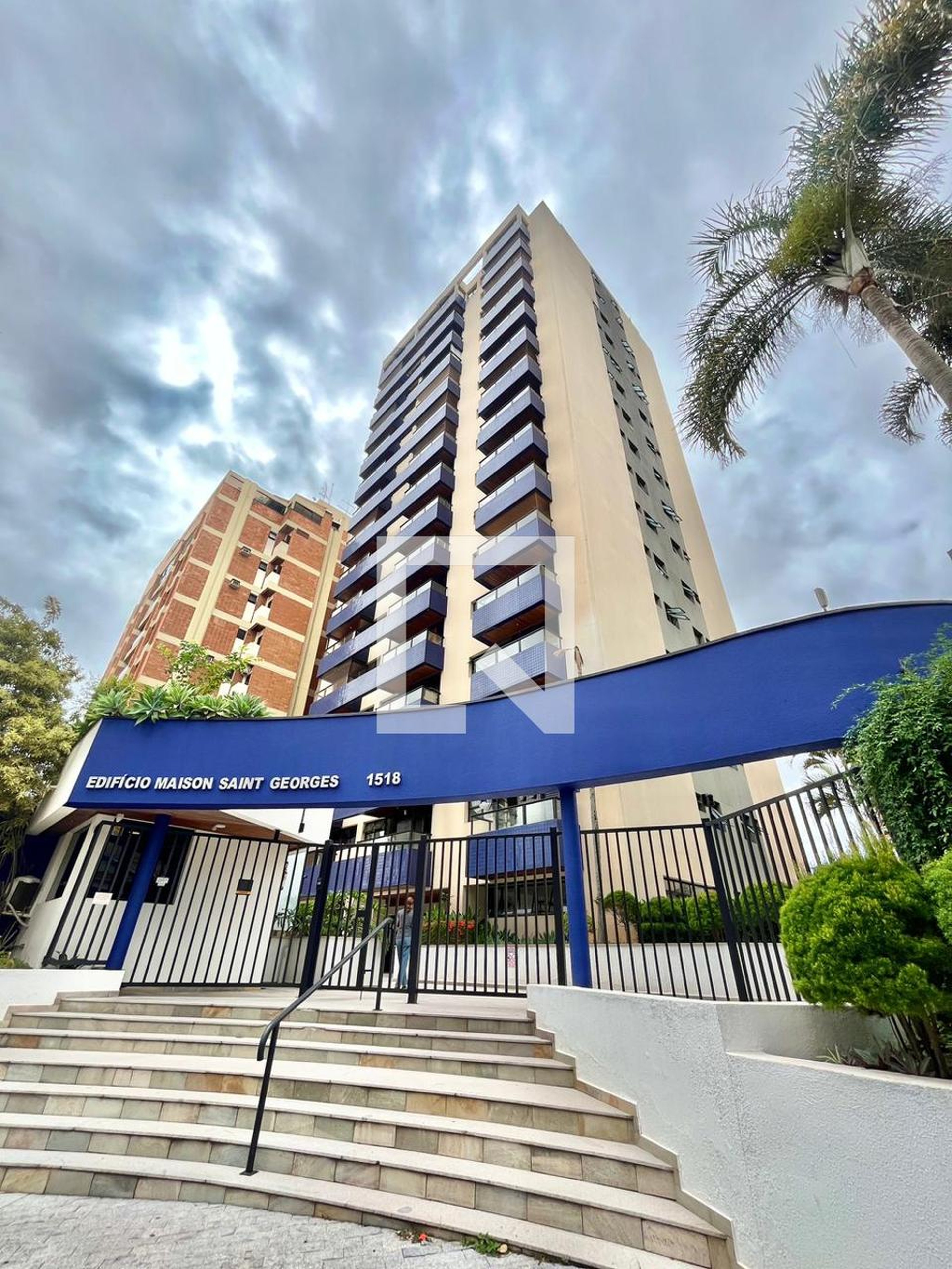 Fachada do Prédio Condomínio em Rua Ferreira Penteado, 1518