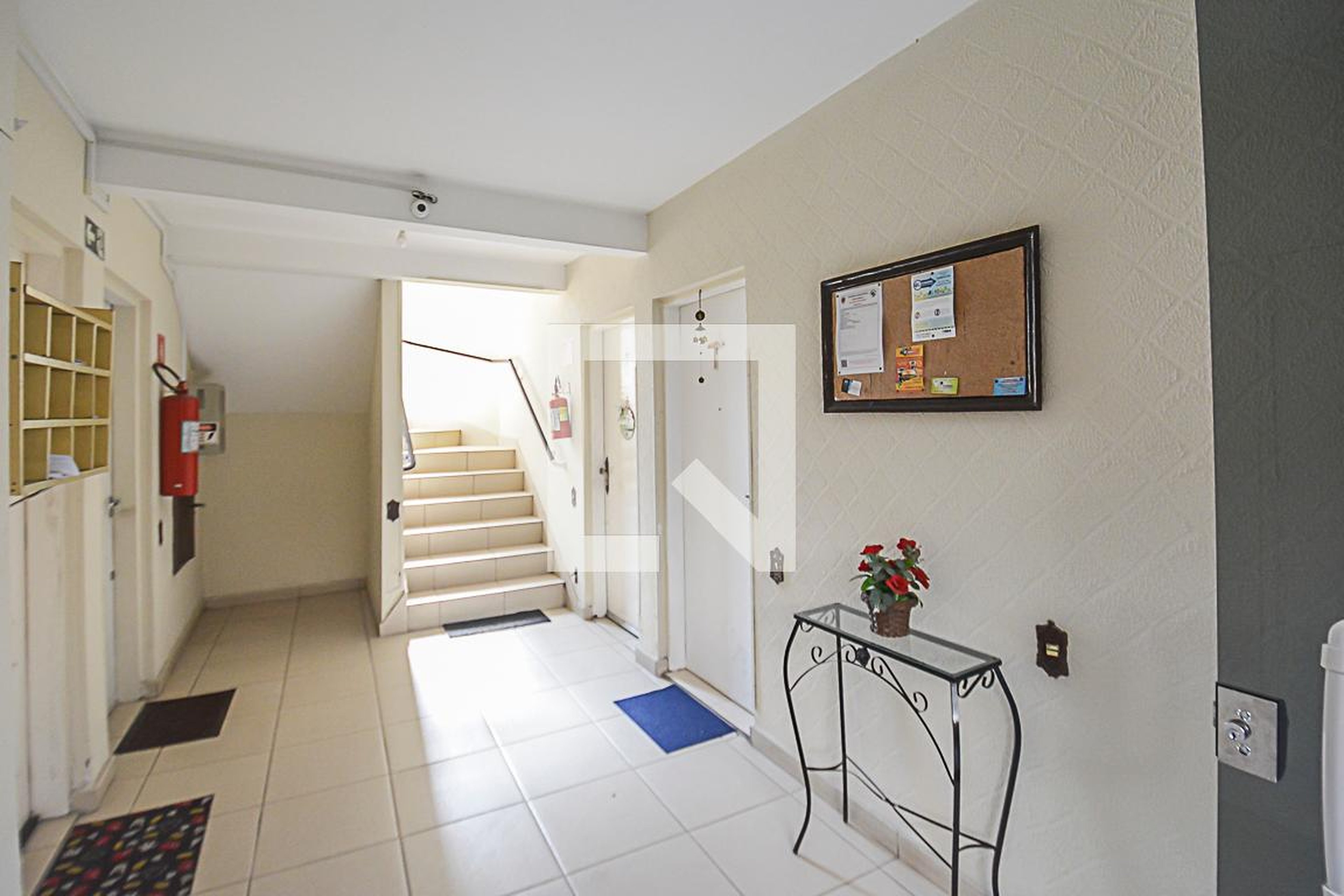 Hall de entrada Condomínio em Rua Caetano Bonício, 77